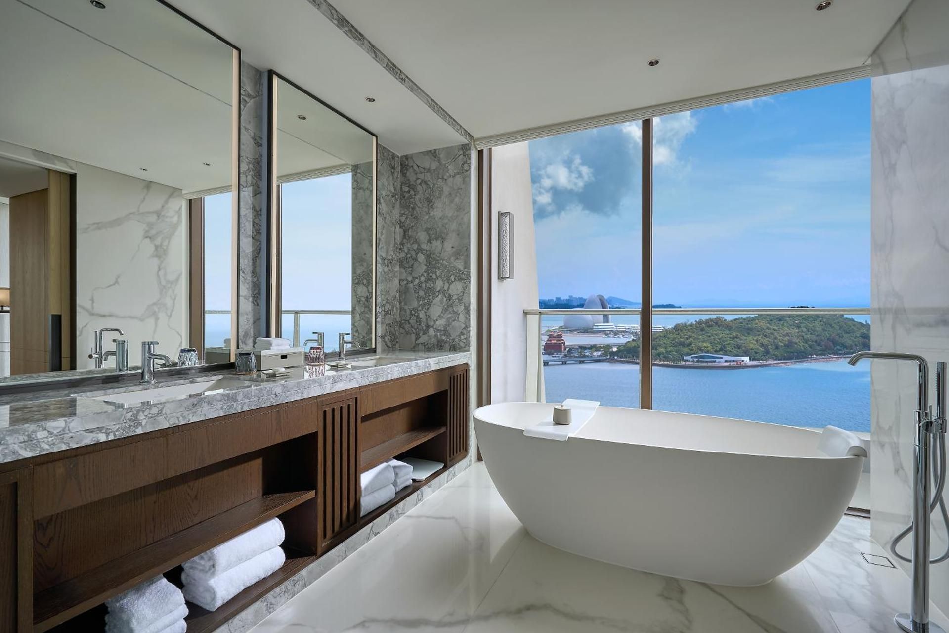 Opera House Sea View Suite