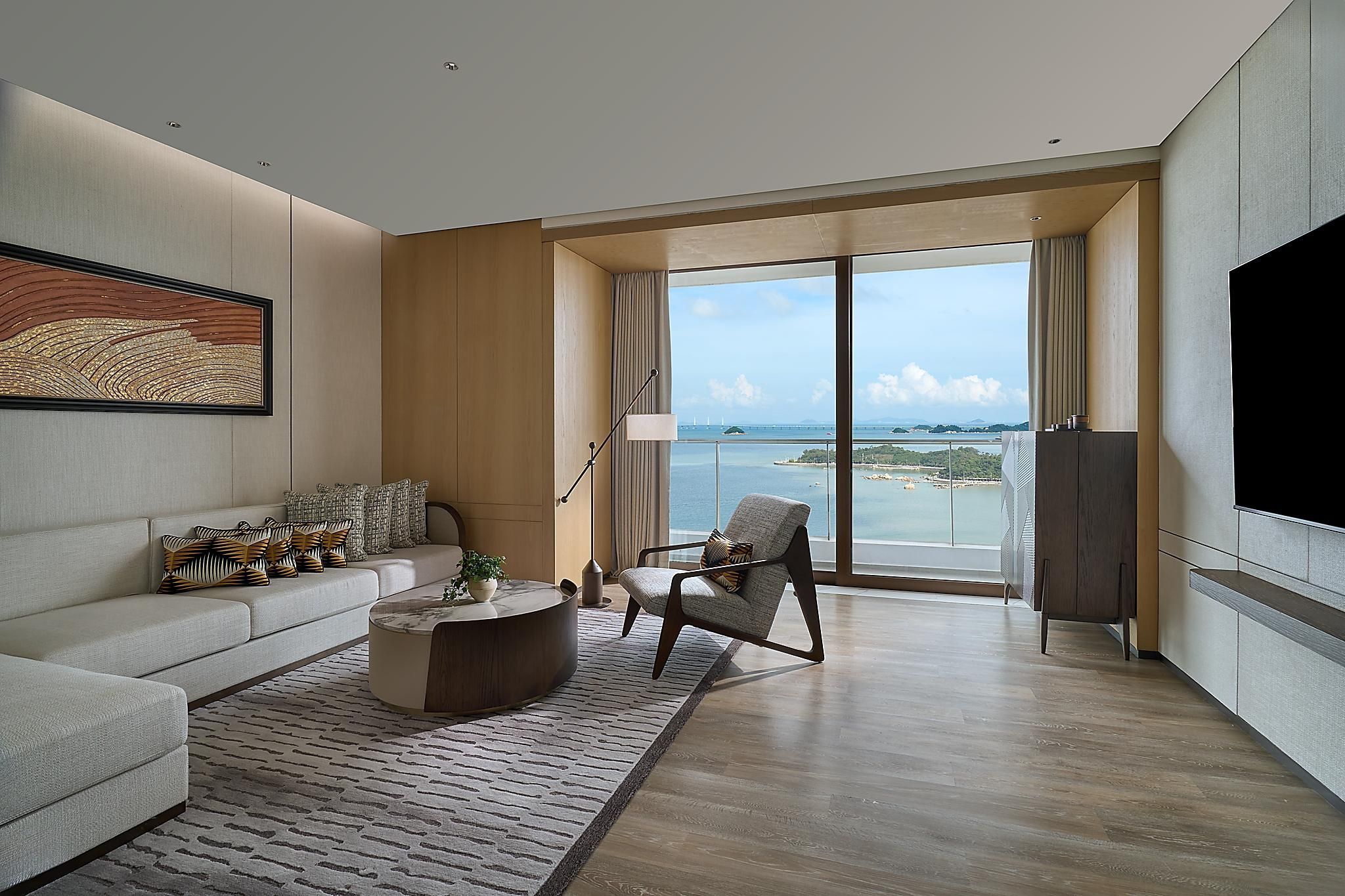 Grand Ocean View Hotel Zhuhai Harbour View Suite with Balcony 3