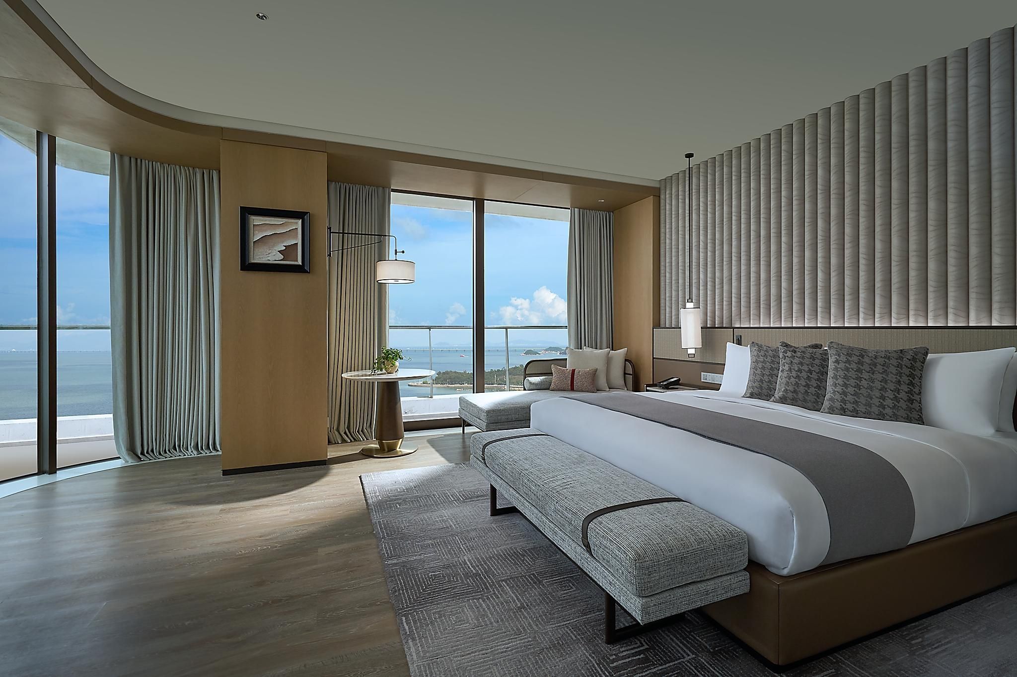 Grand Ocean View Hotel Zhuhai Harbour View Suite with Balcony