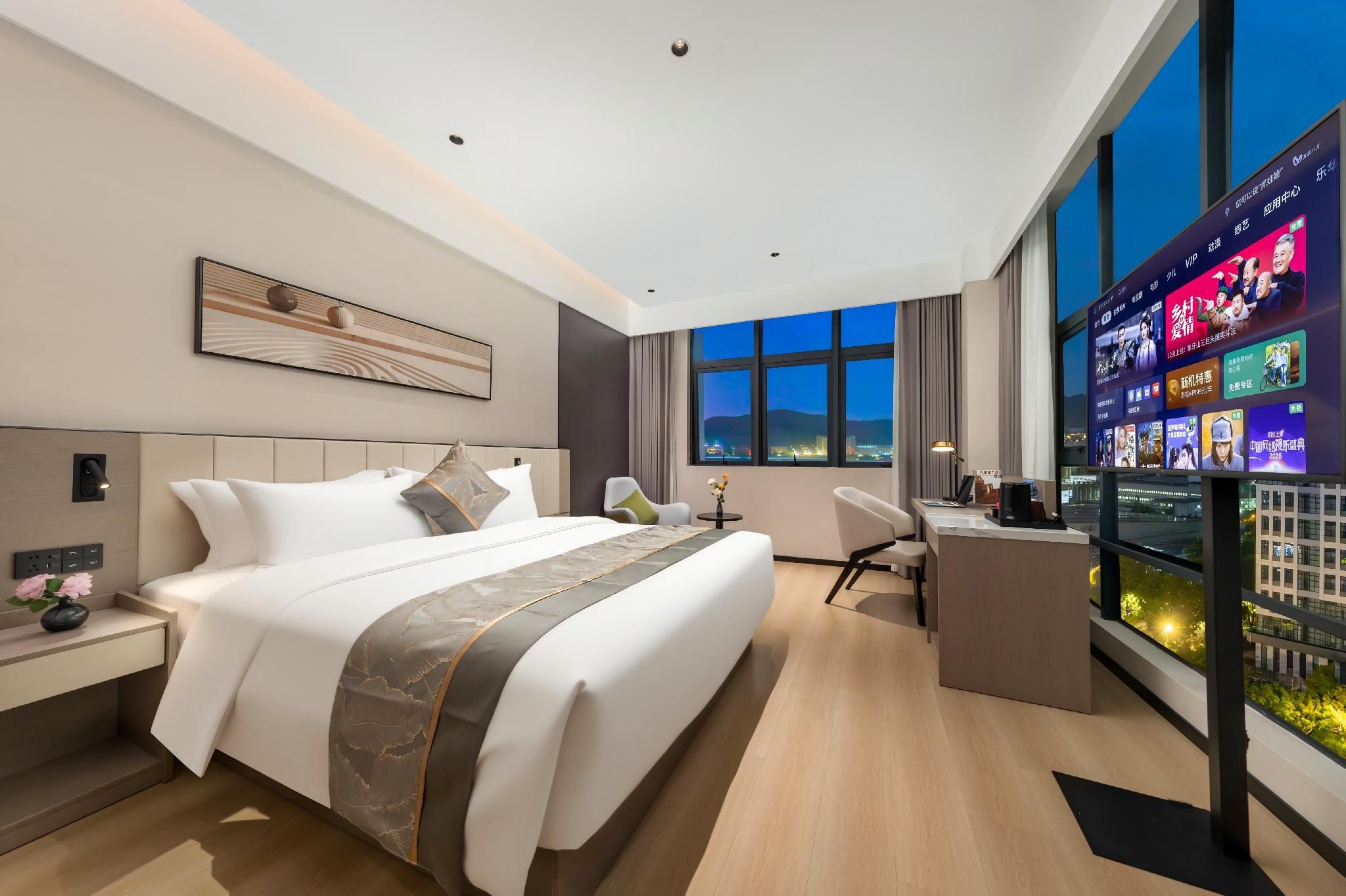 Deluxe Room Queen