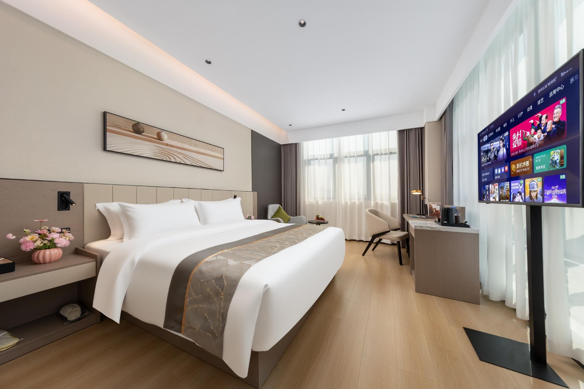 Deluxe Room Queen