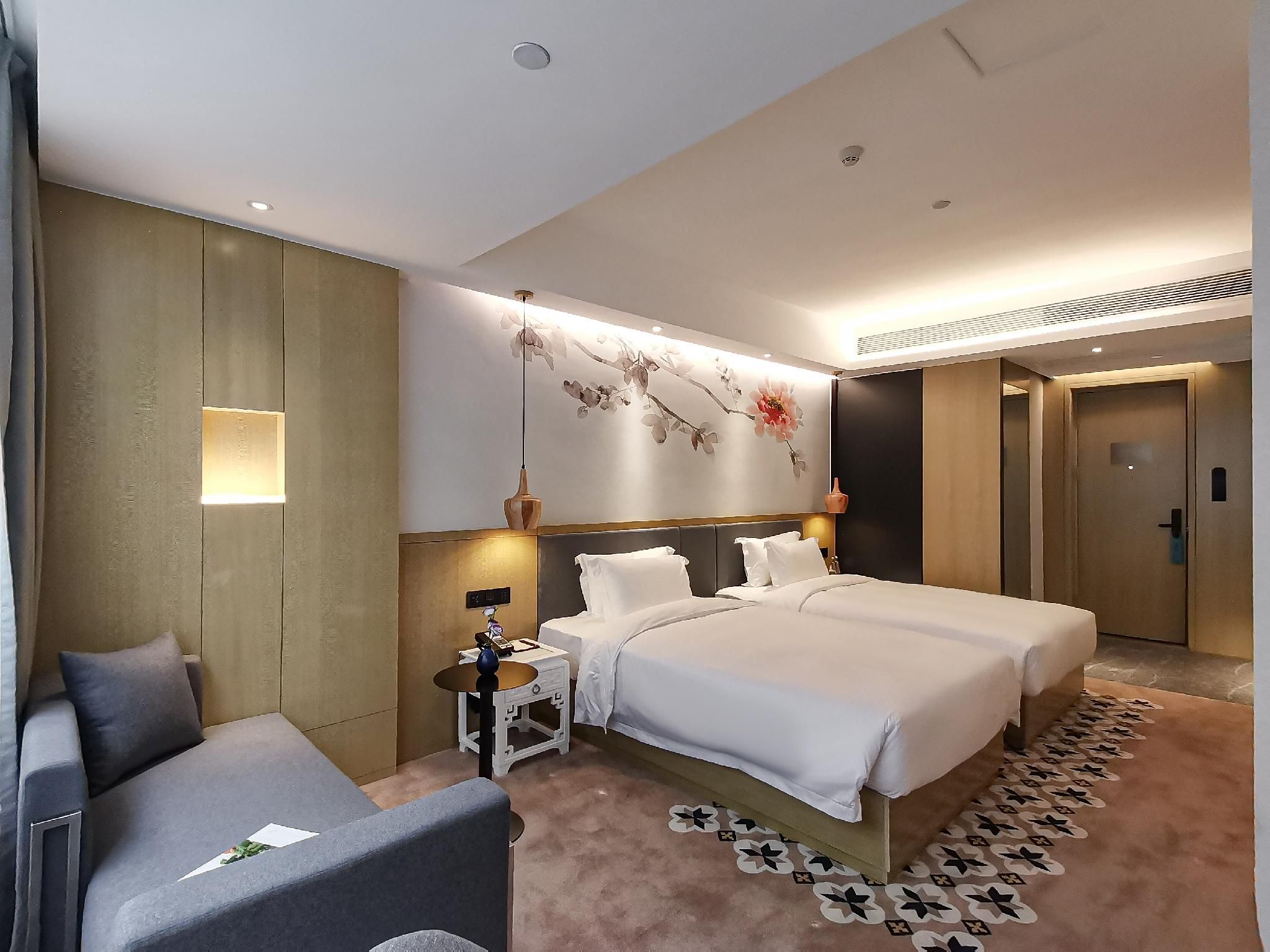 Elegant Twin Room