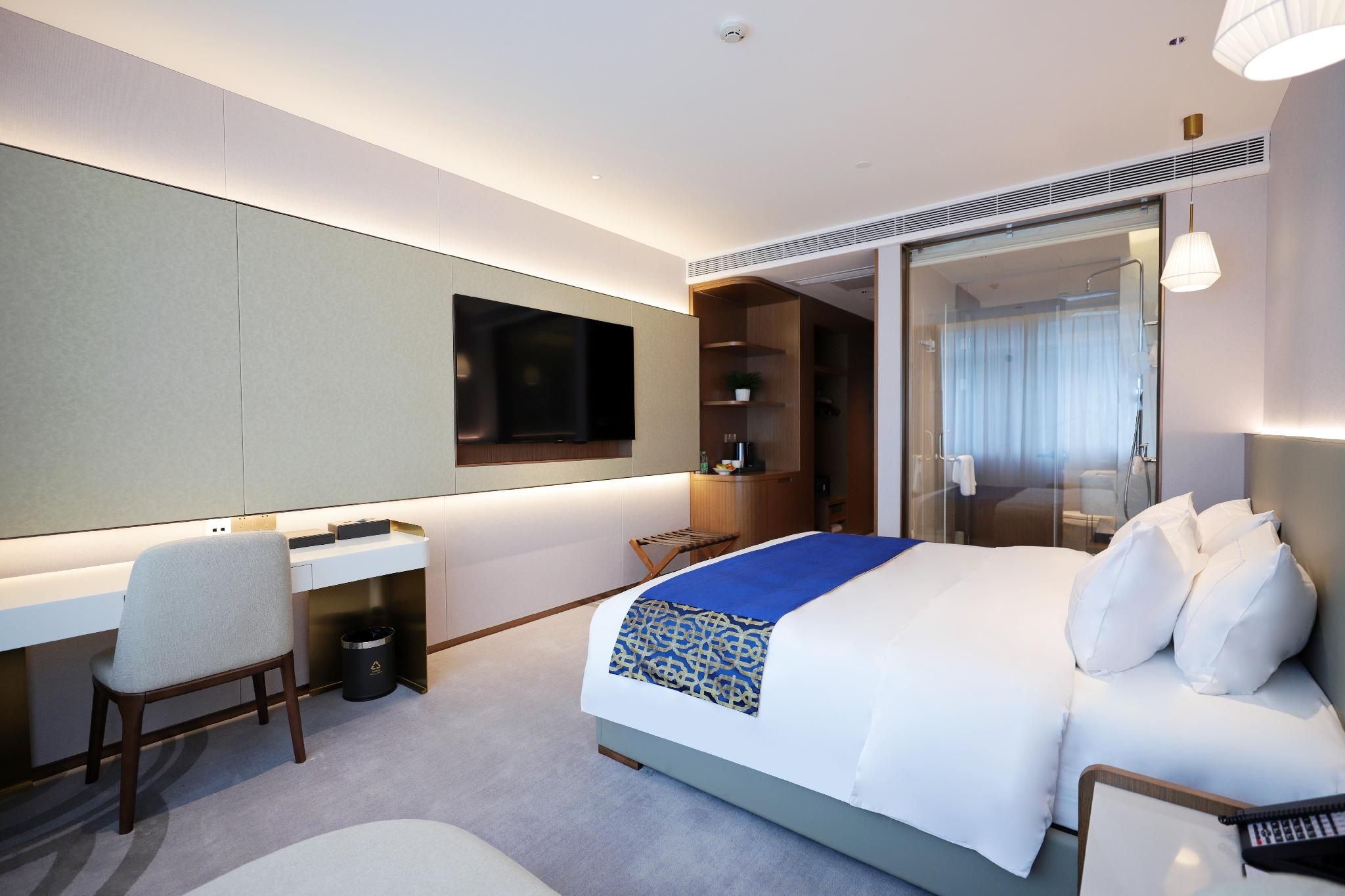 Business King Room