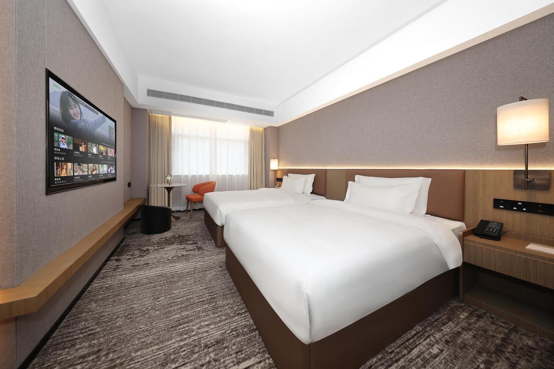 Twin Room with View