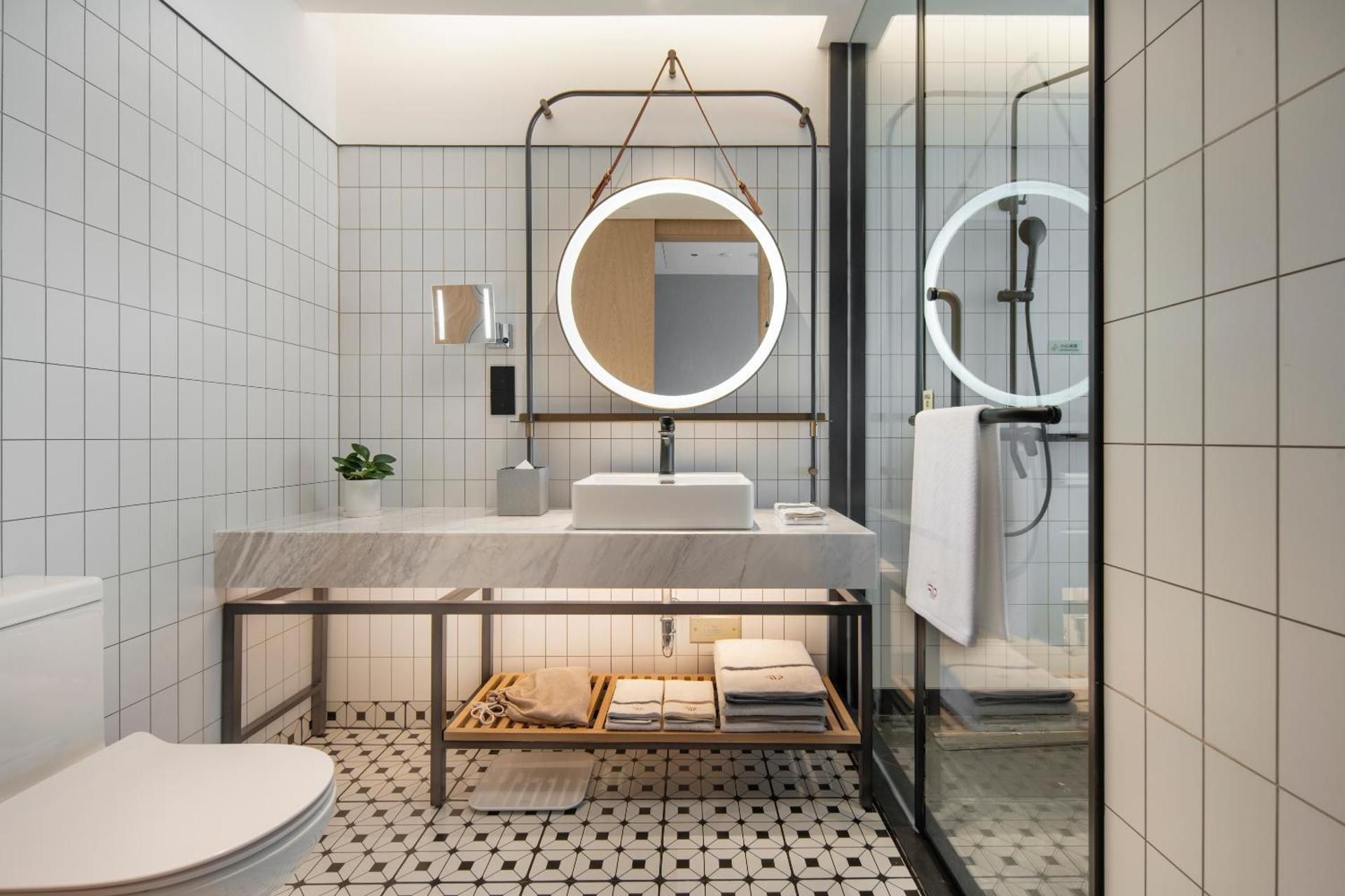 Twin Room with Shower