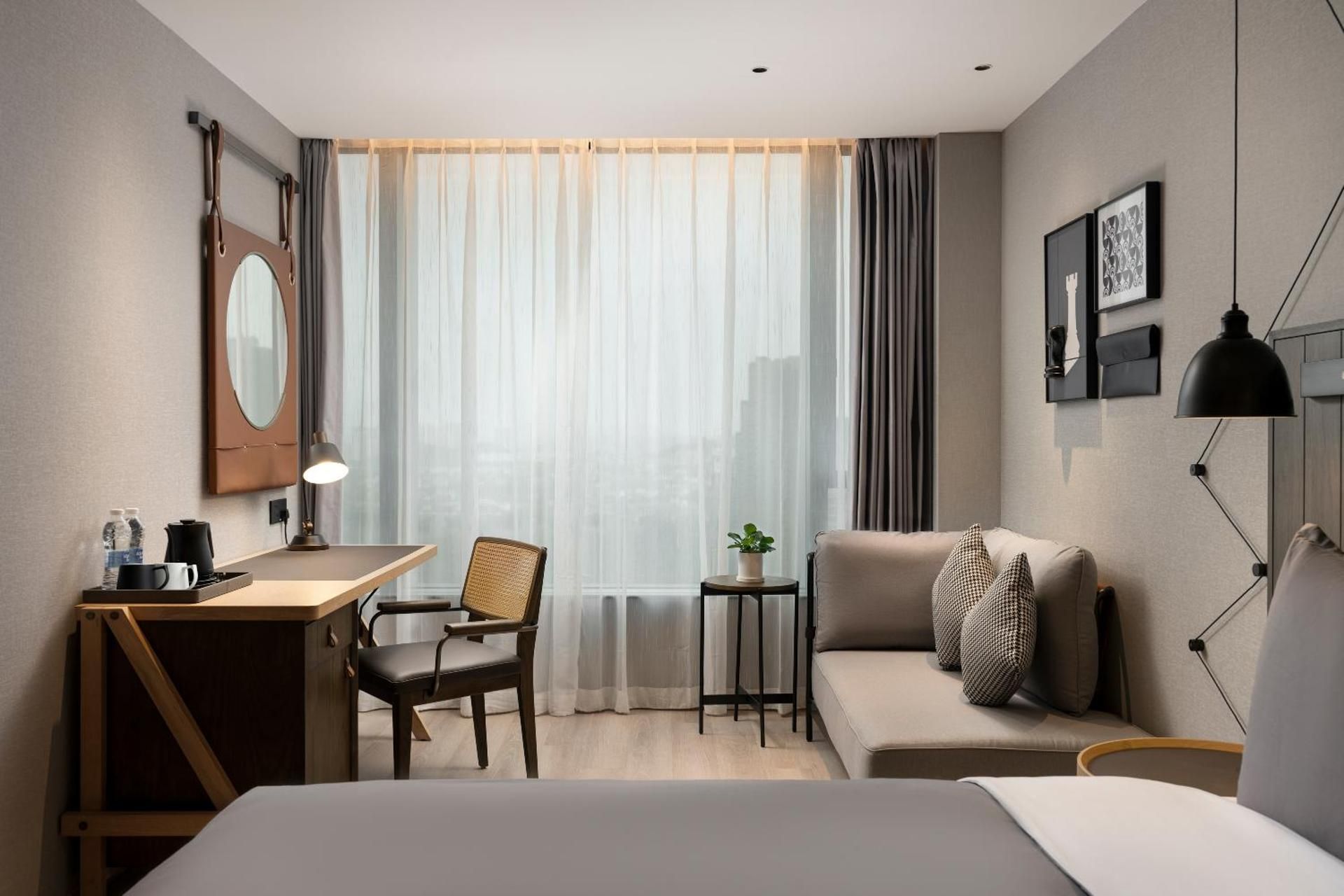 Standard Queen Room