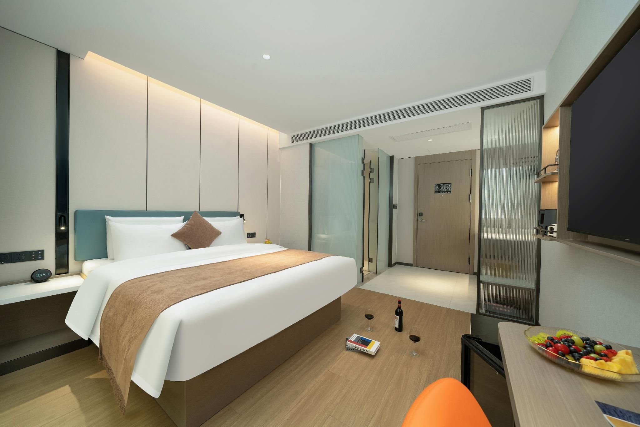 Queen Superior Room