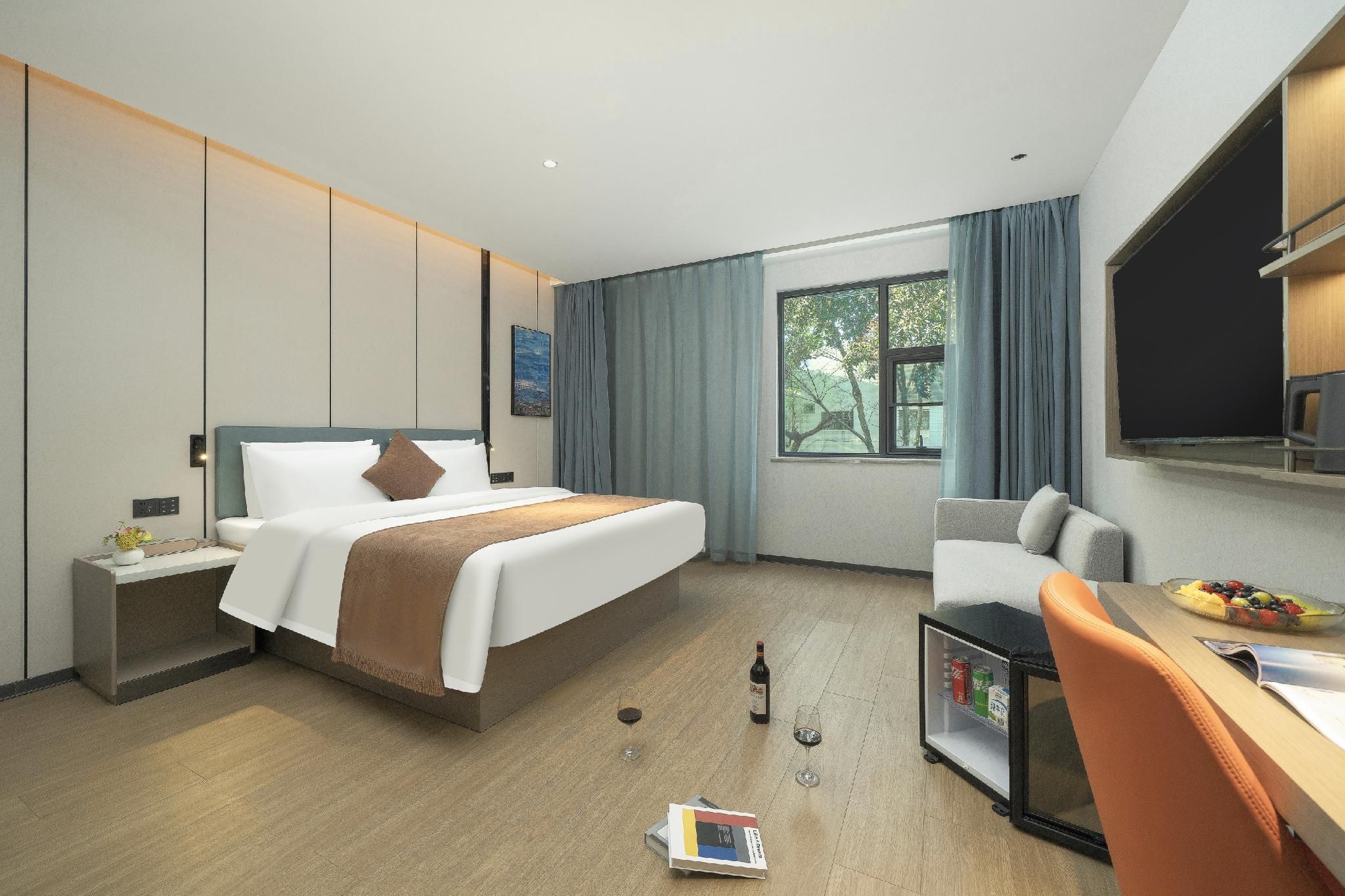 Deluxe Queen Queen Room