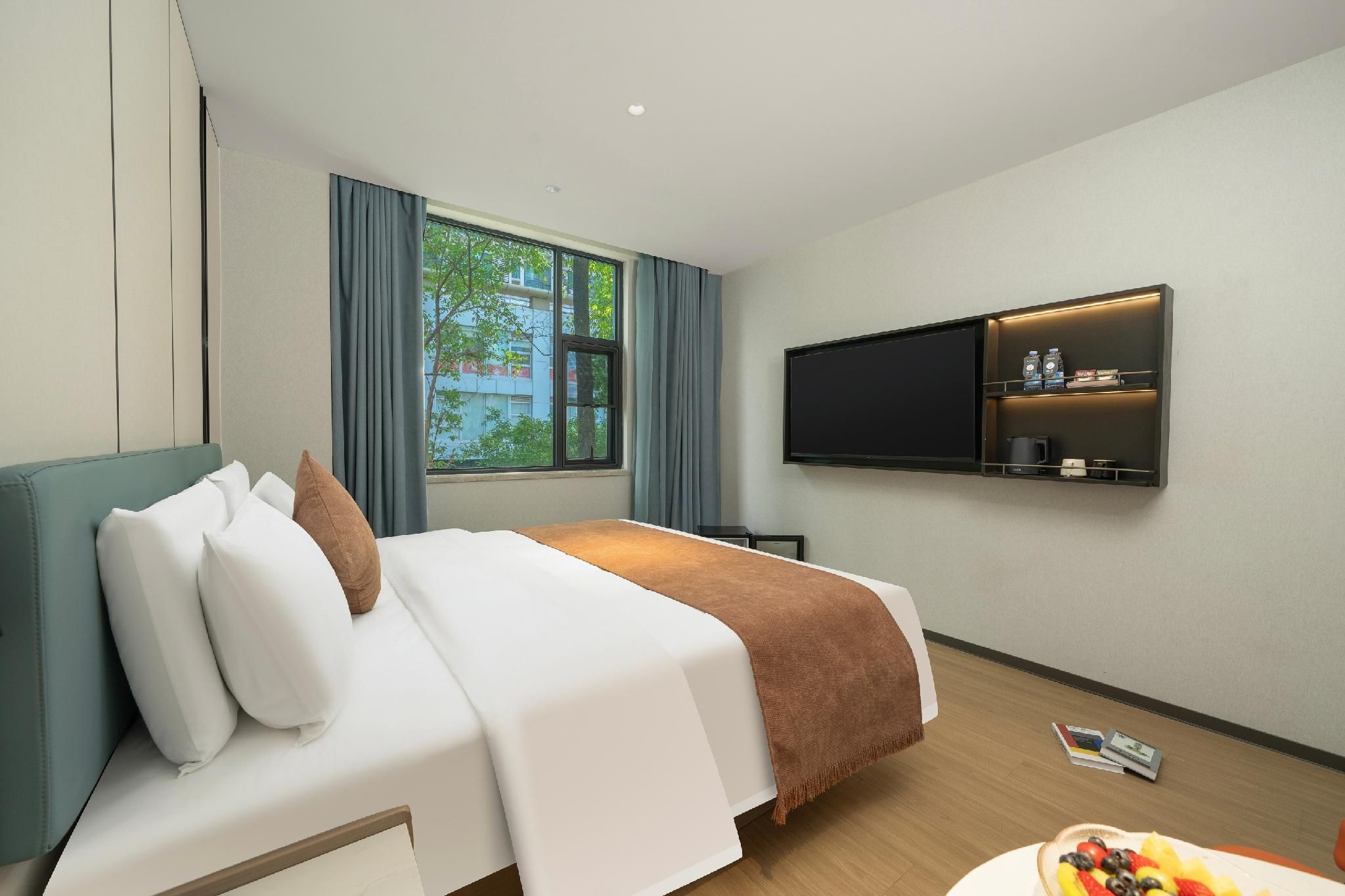 Business King Room