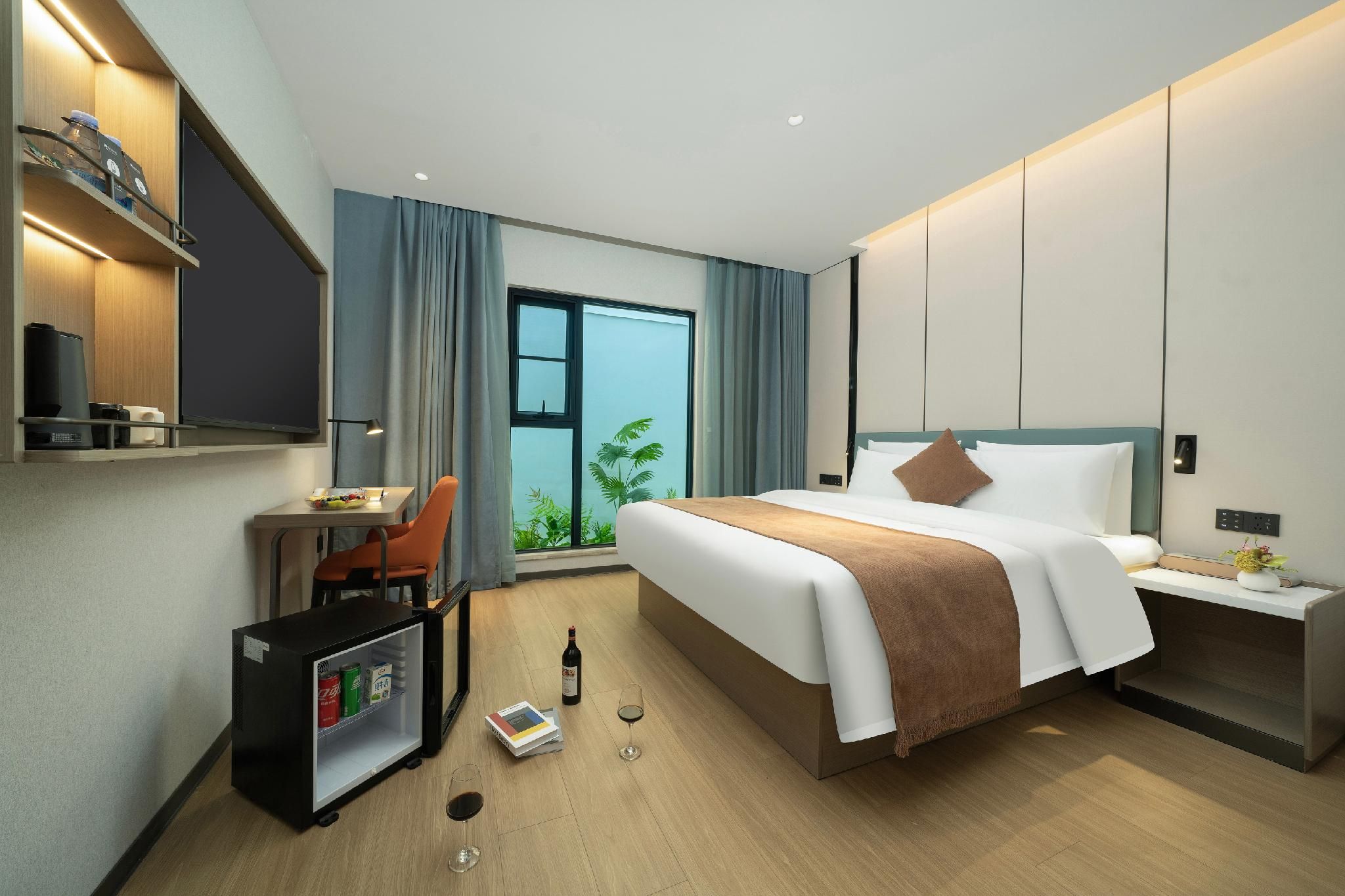 Queen Superior Room