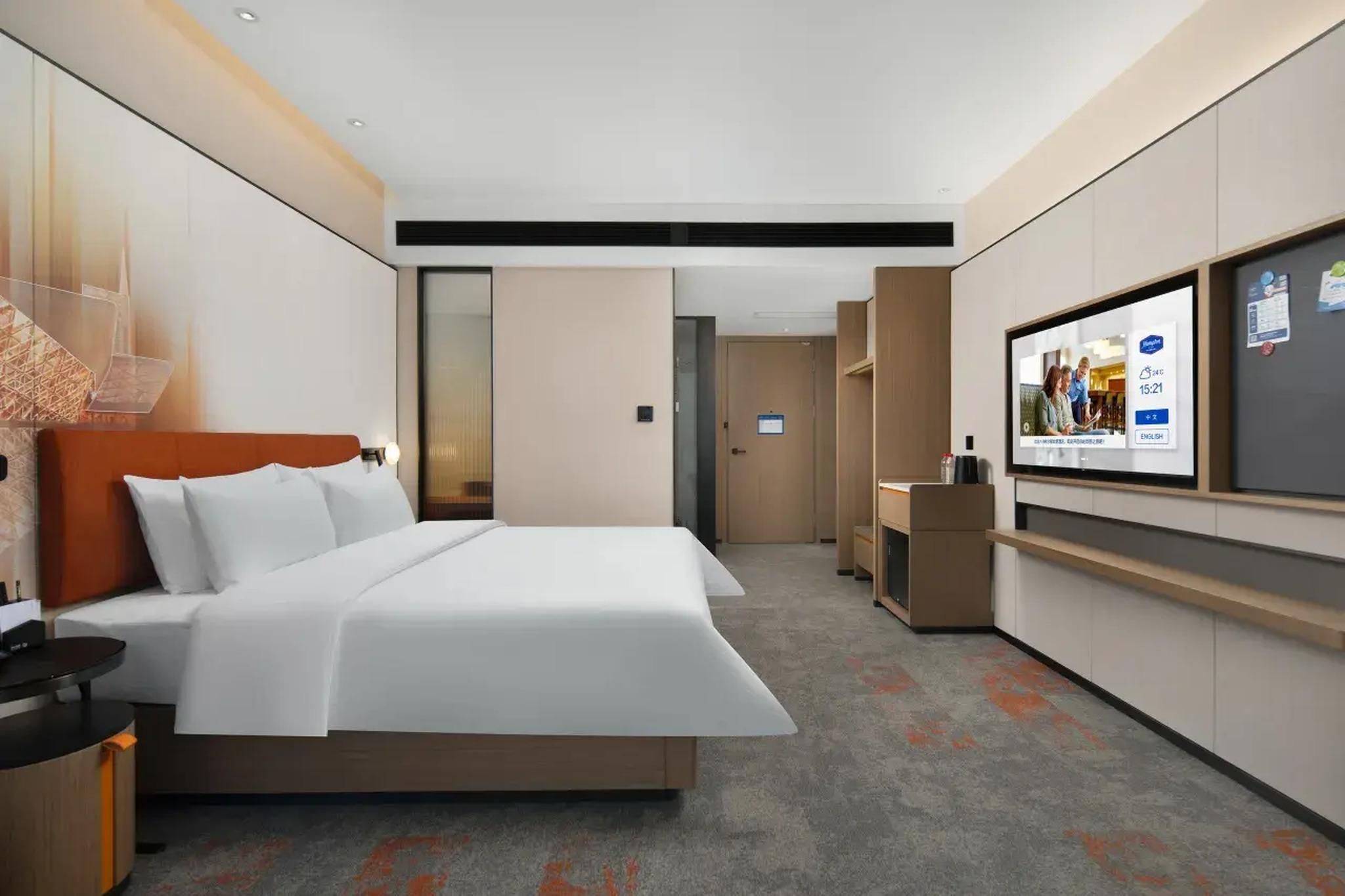 Comfort Queen Room