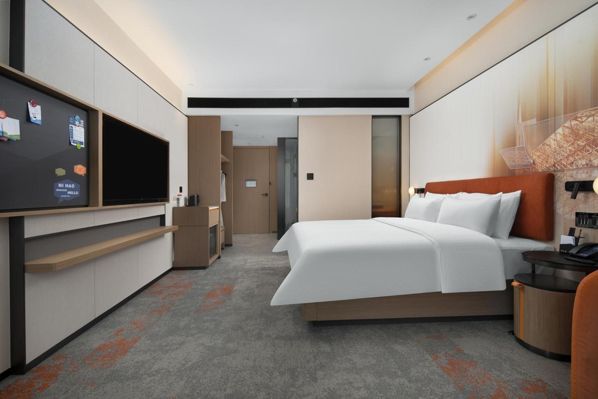Deluxe Queen Room