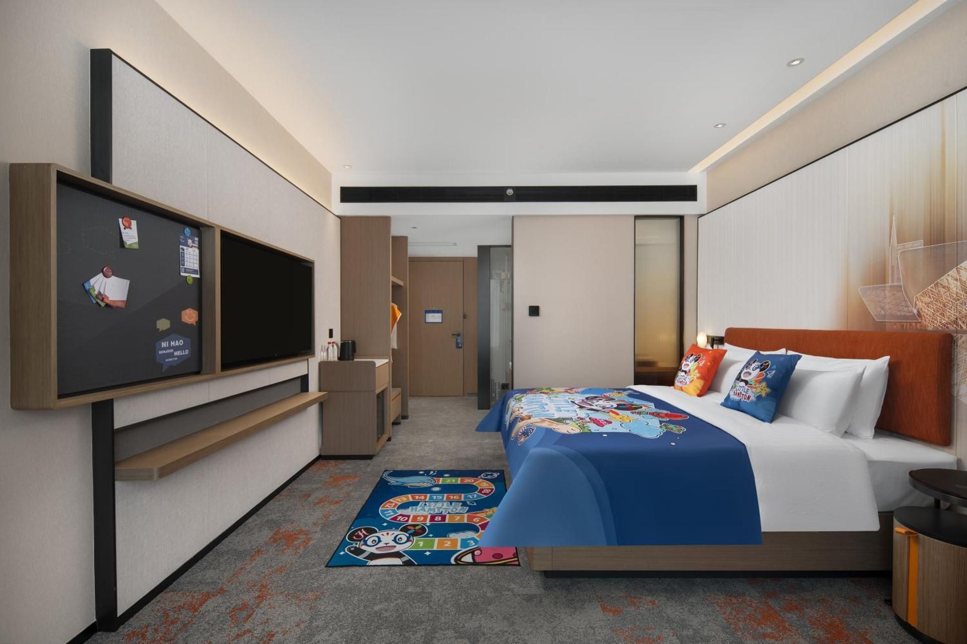 Deluxe Family Room
