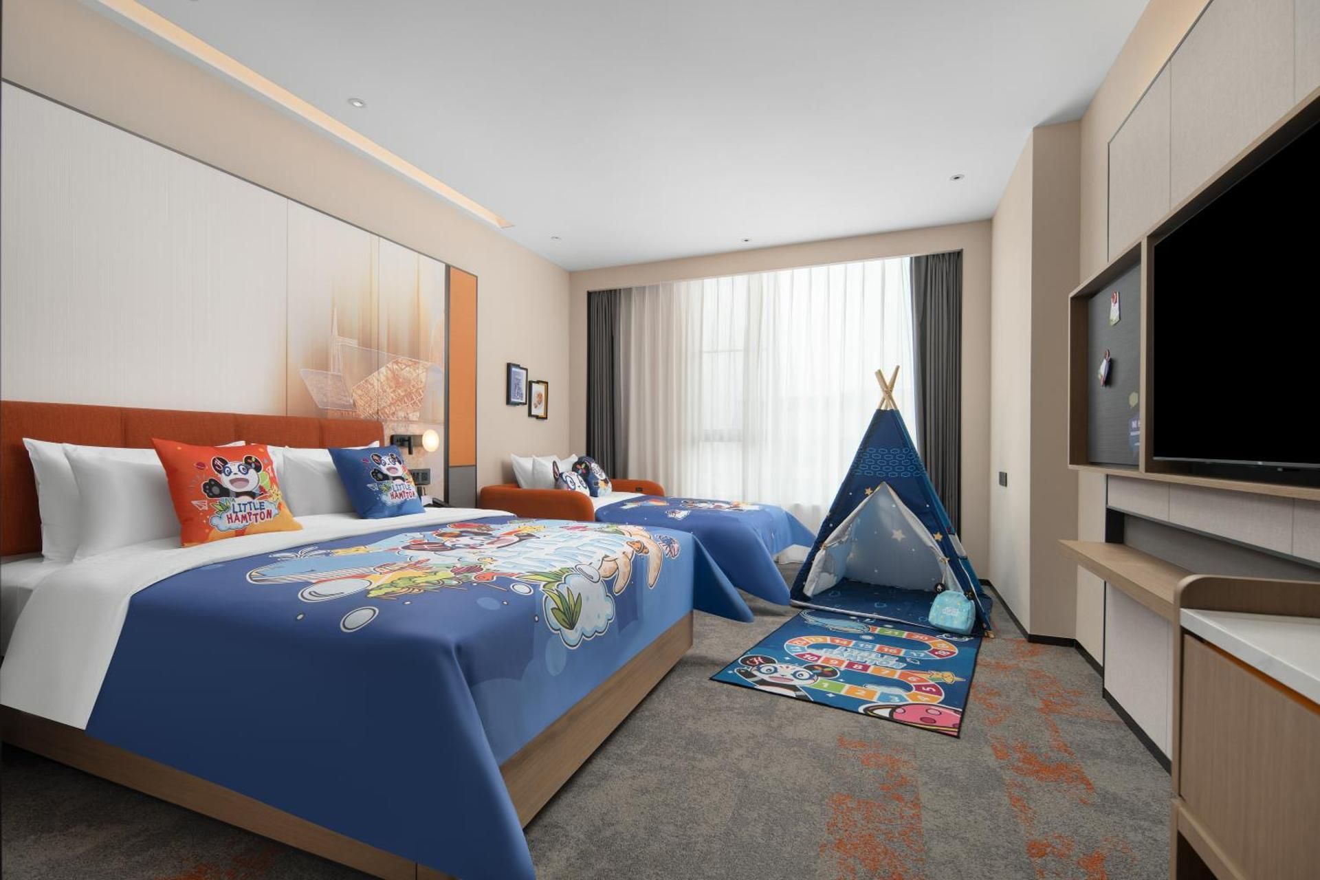 Deluxe Family Room