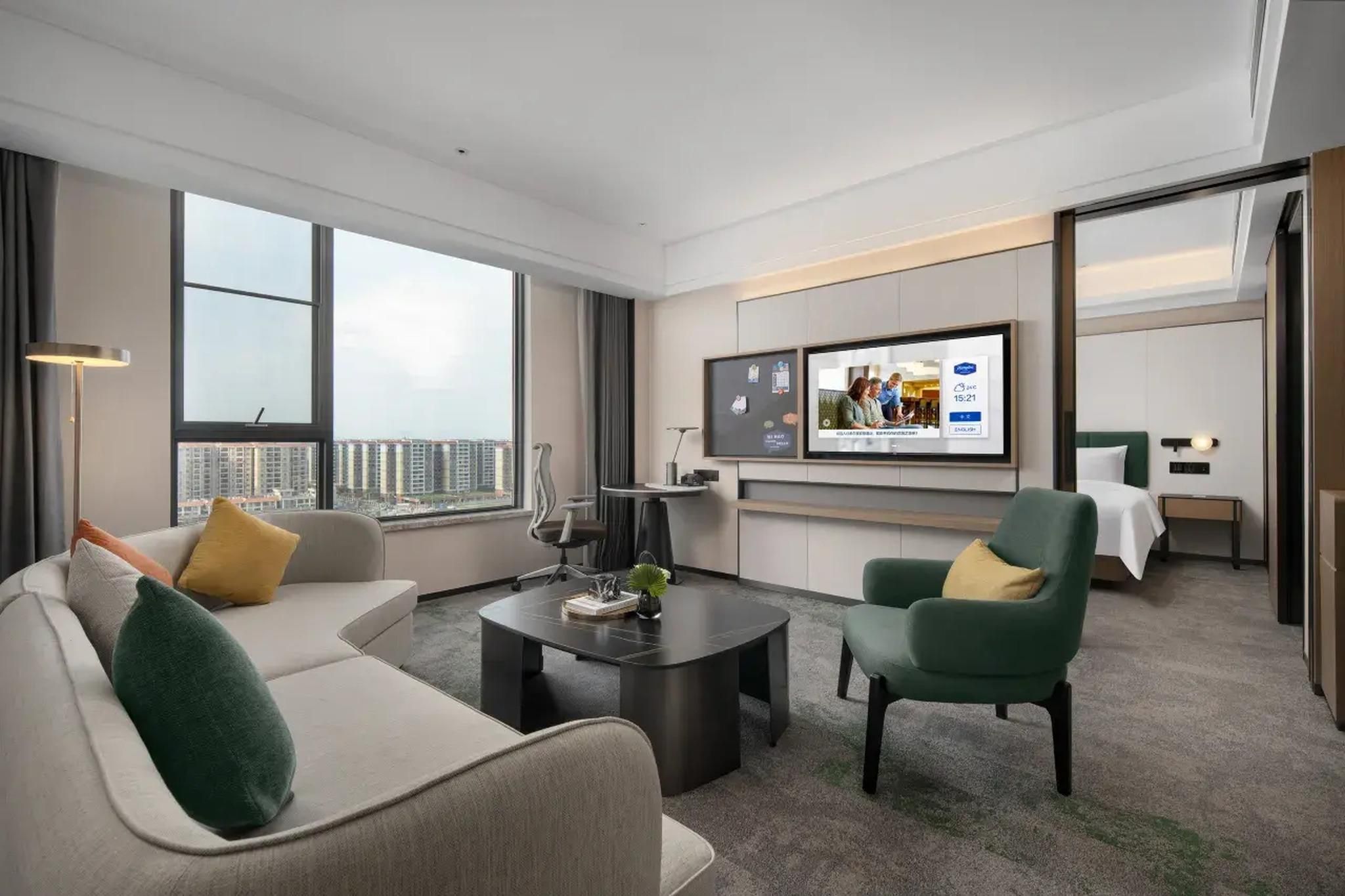 Business Suite Room