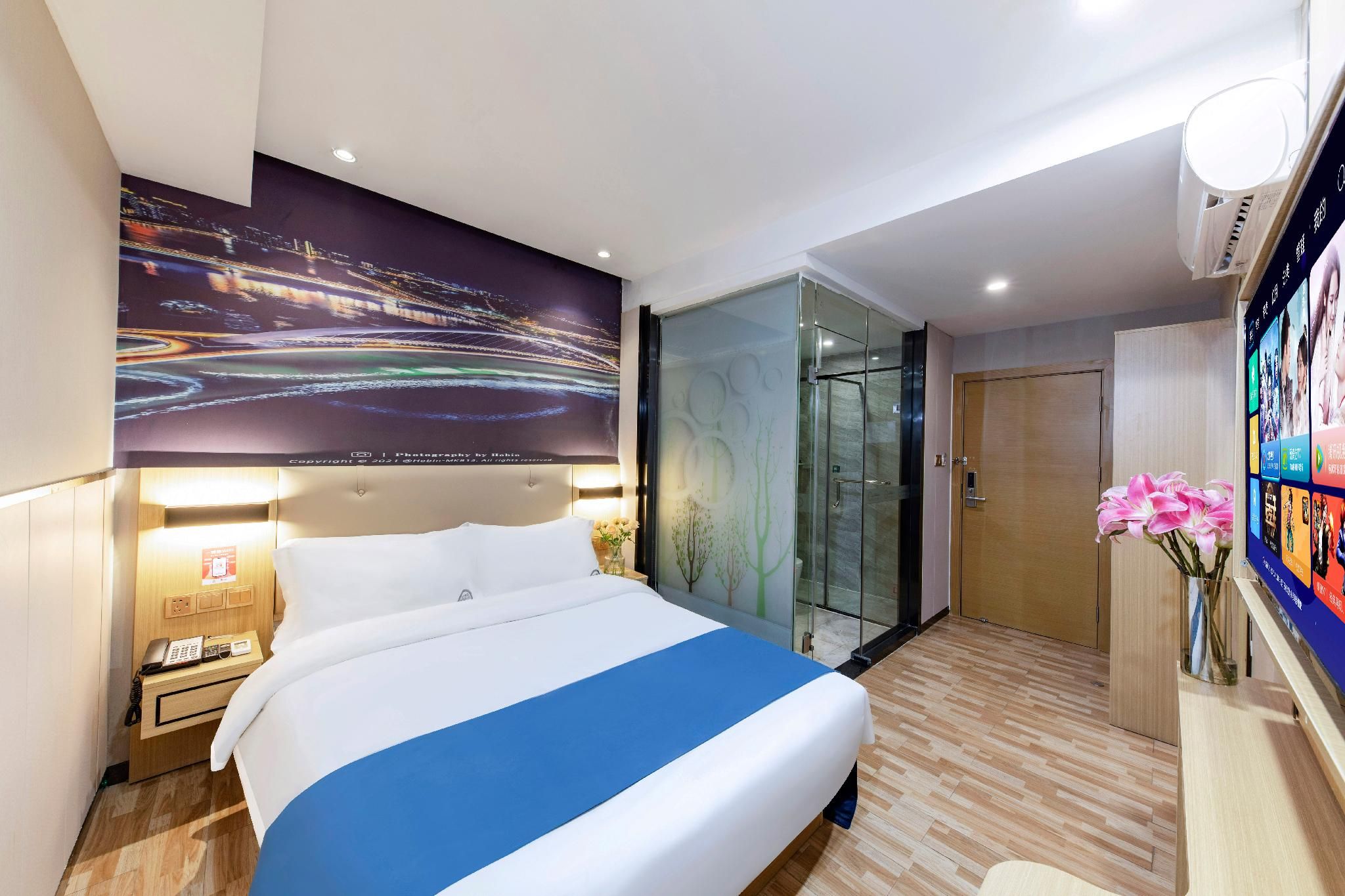 Queen Room