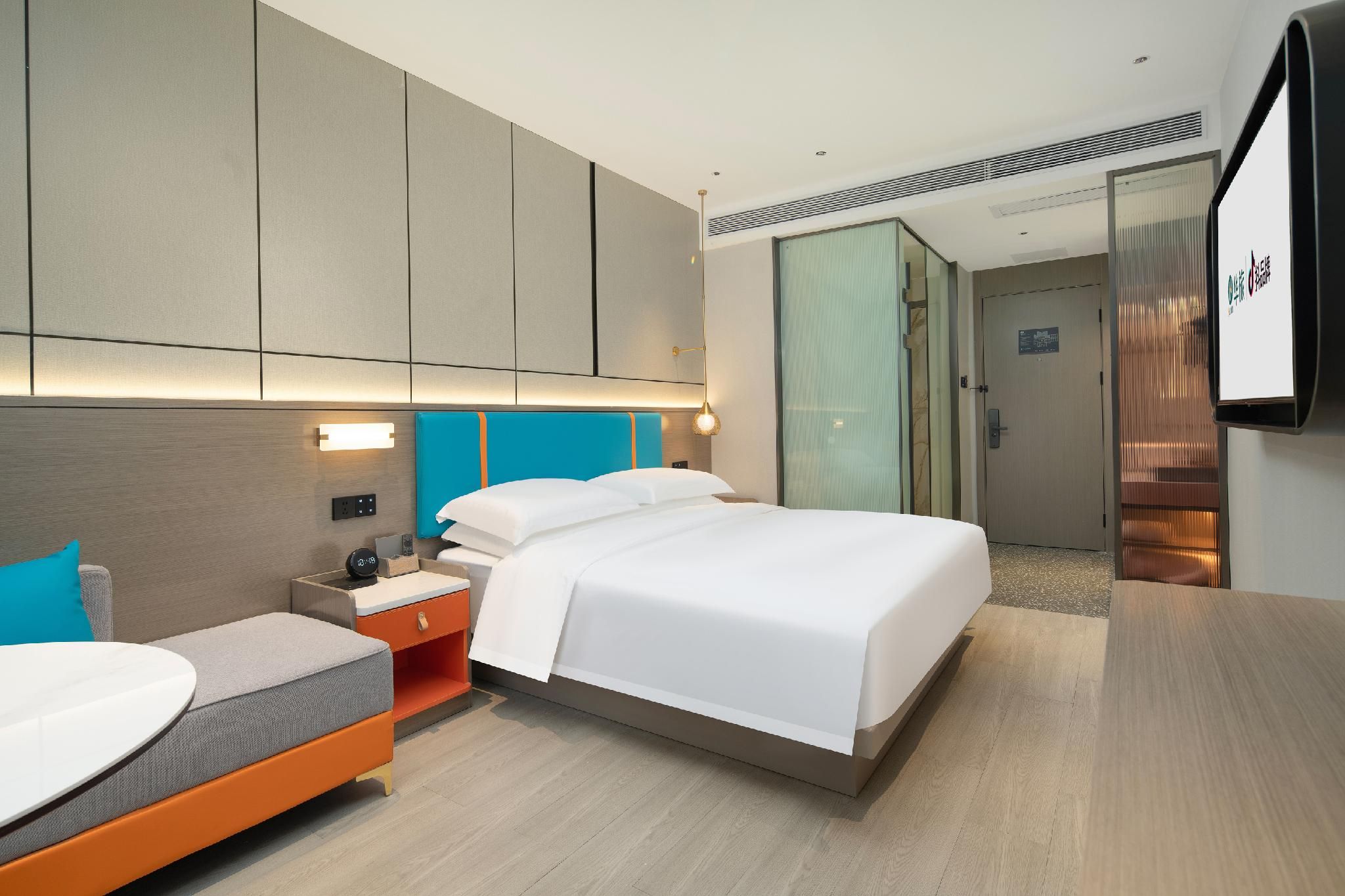 Business King Room