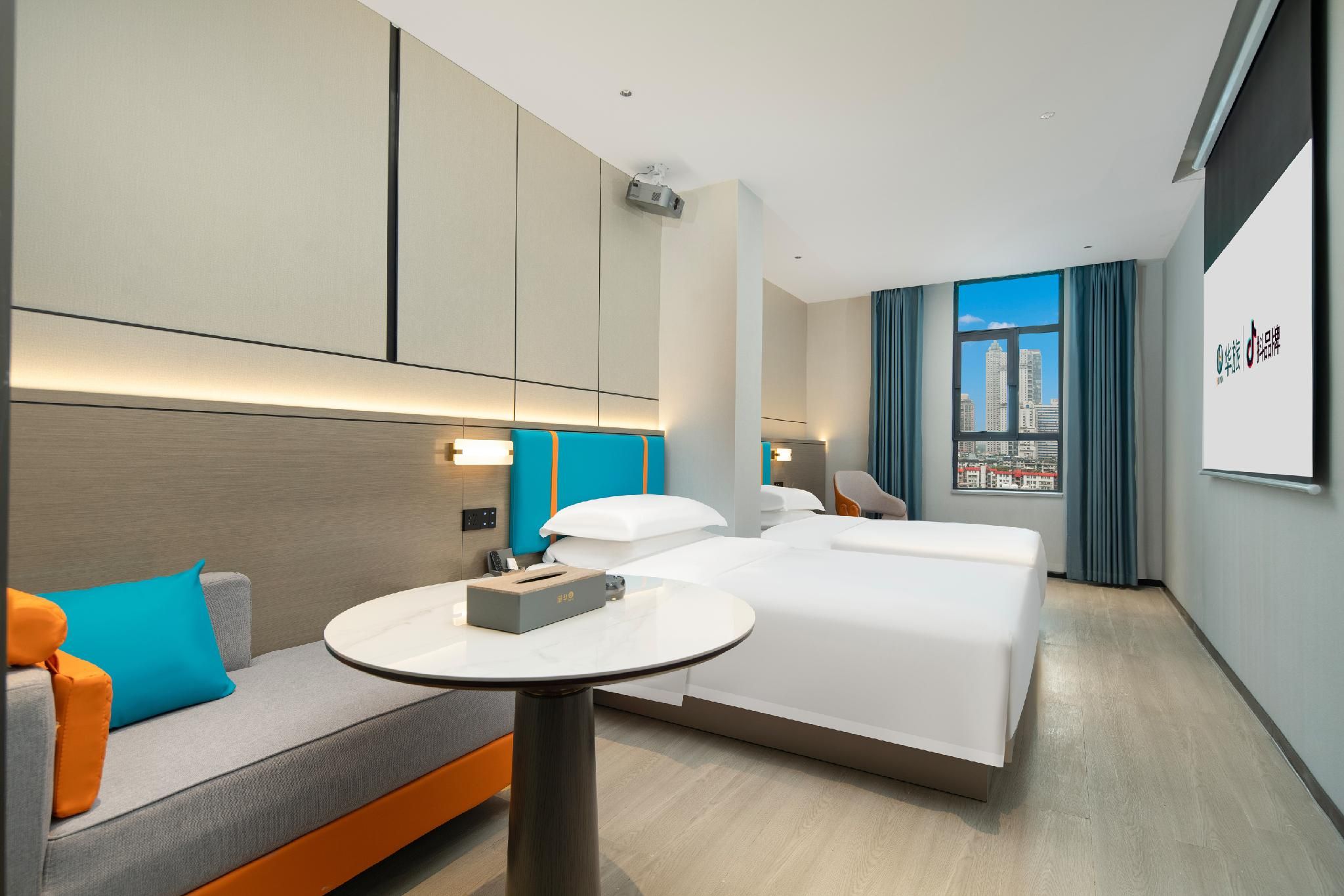 Cinema Style Family Twin Room
