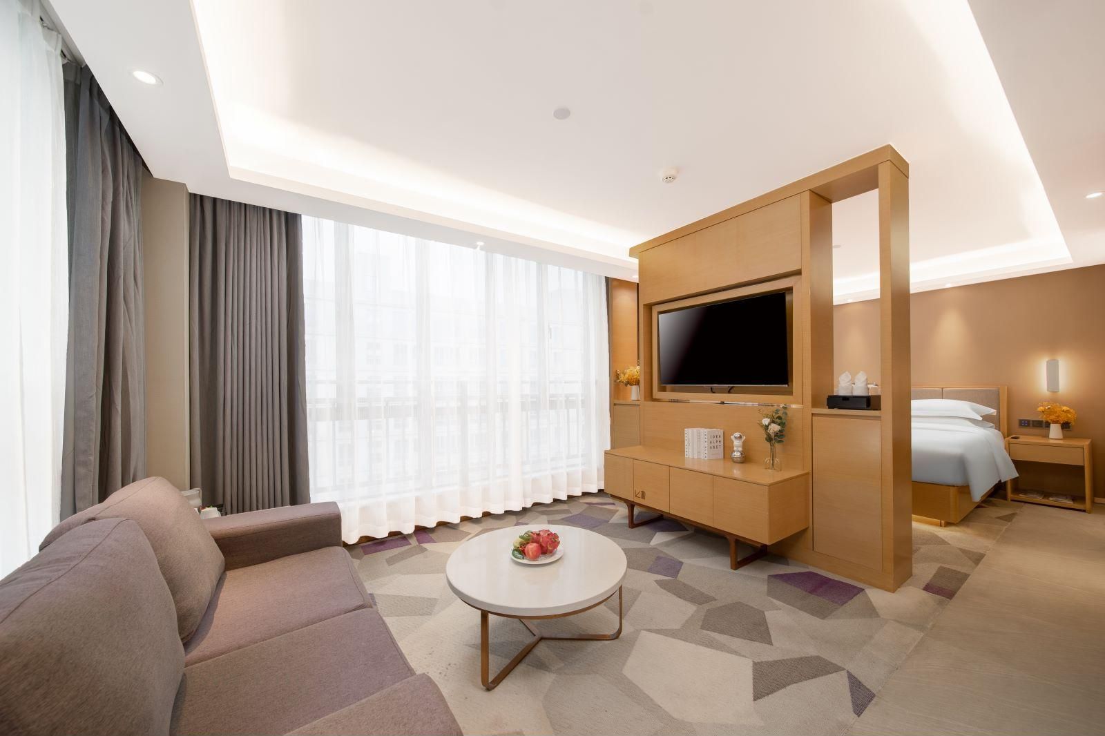 Business Suite - Airport Transfer Included