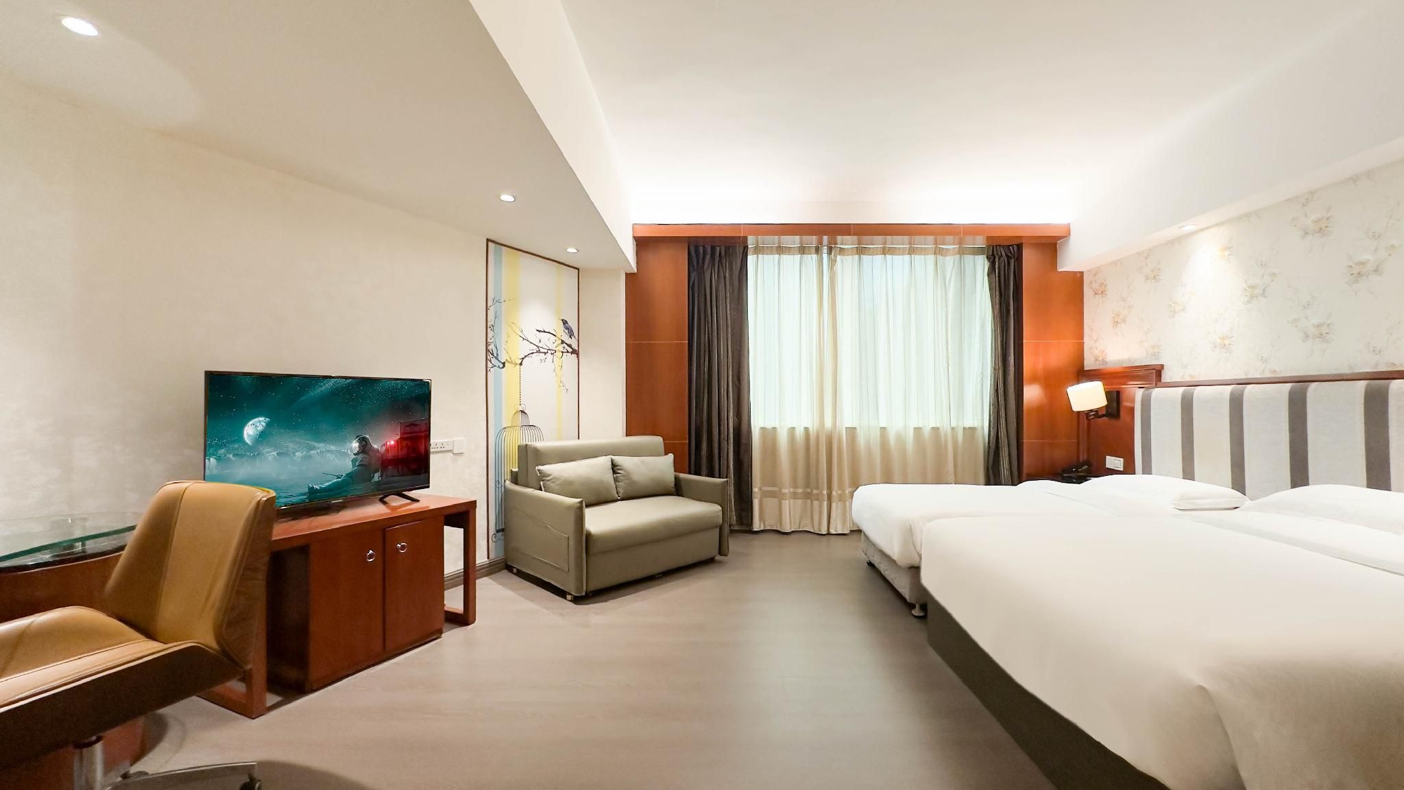 Triple Bed Room