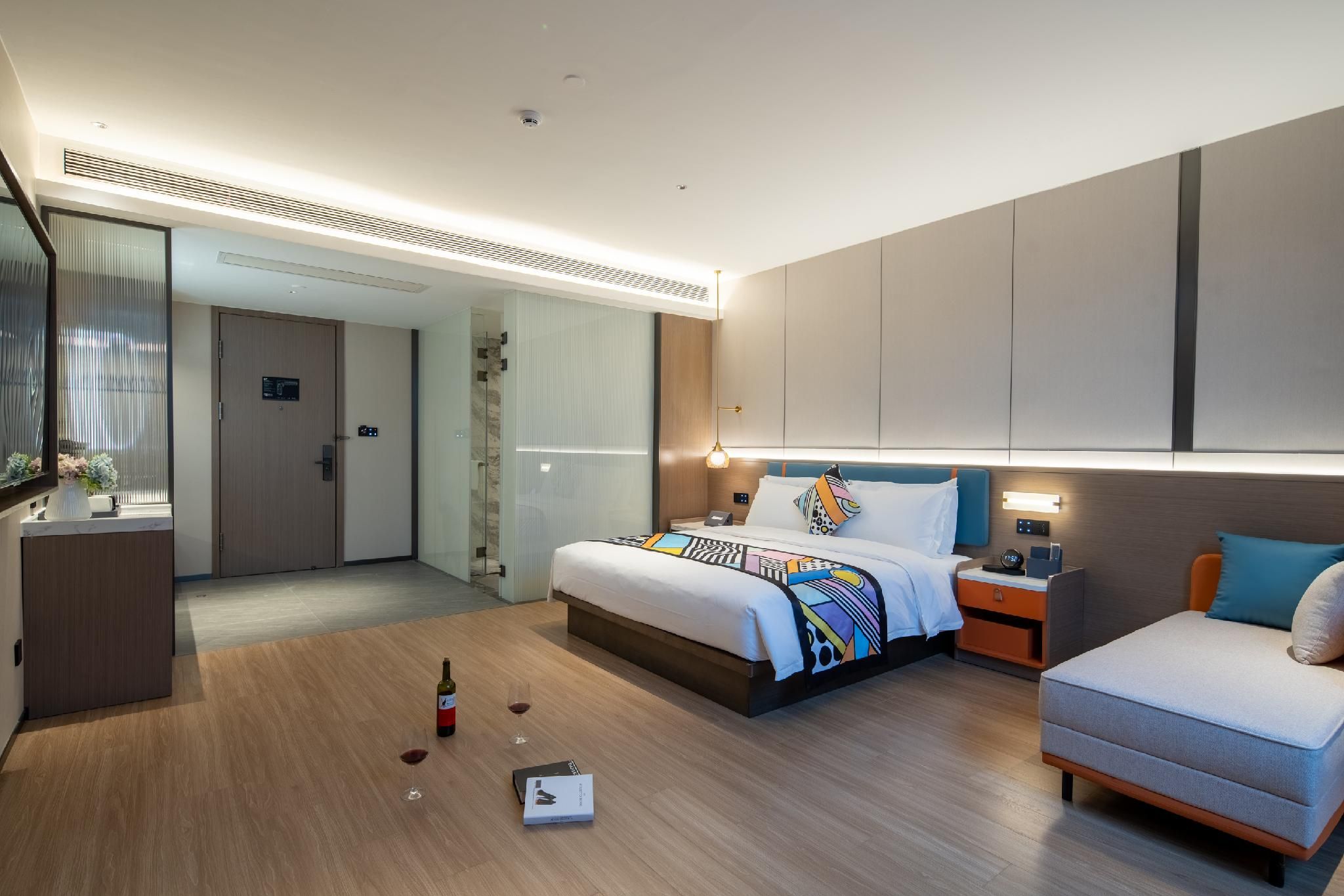 Deluxe Plus Queen Room