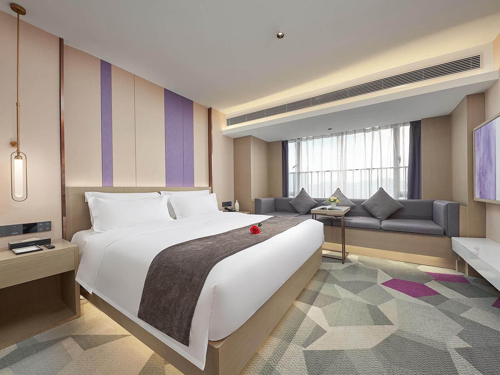 Business King Room
