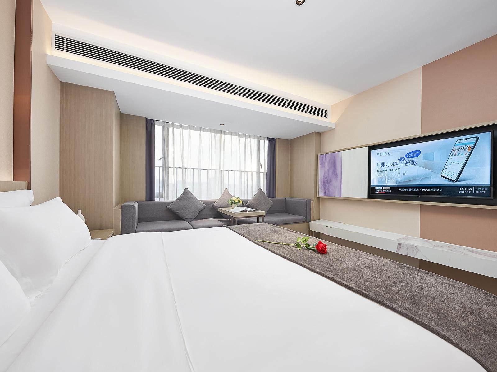 Business King Room