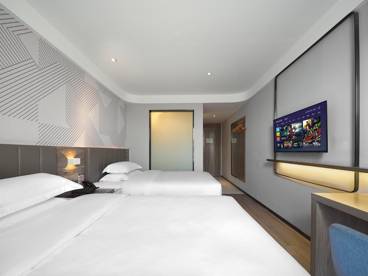 Dossen - Deluxe Family Room