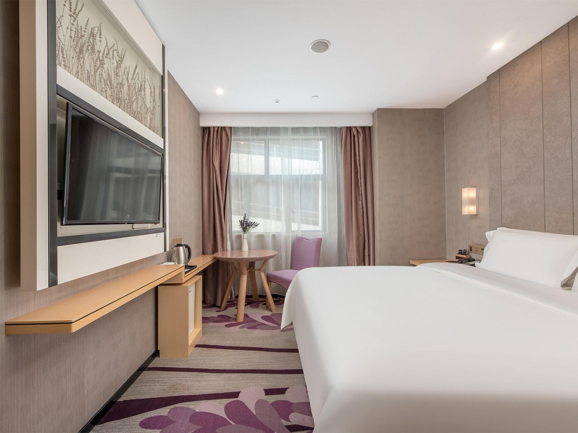 Deluxe Queen Room