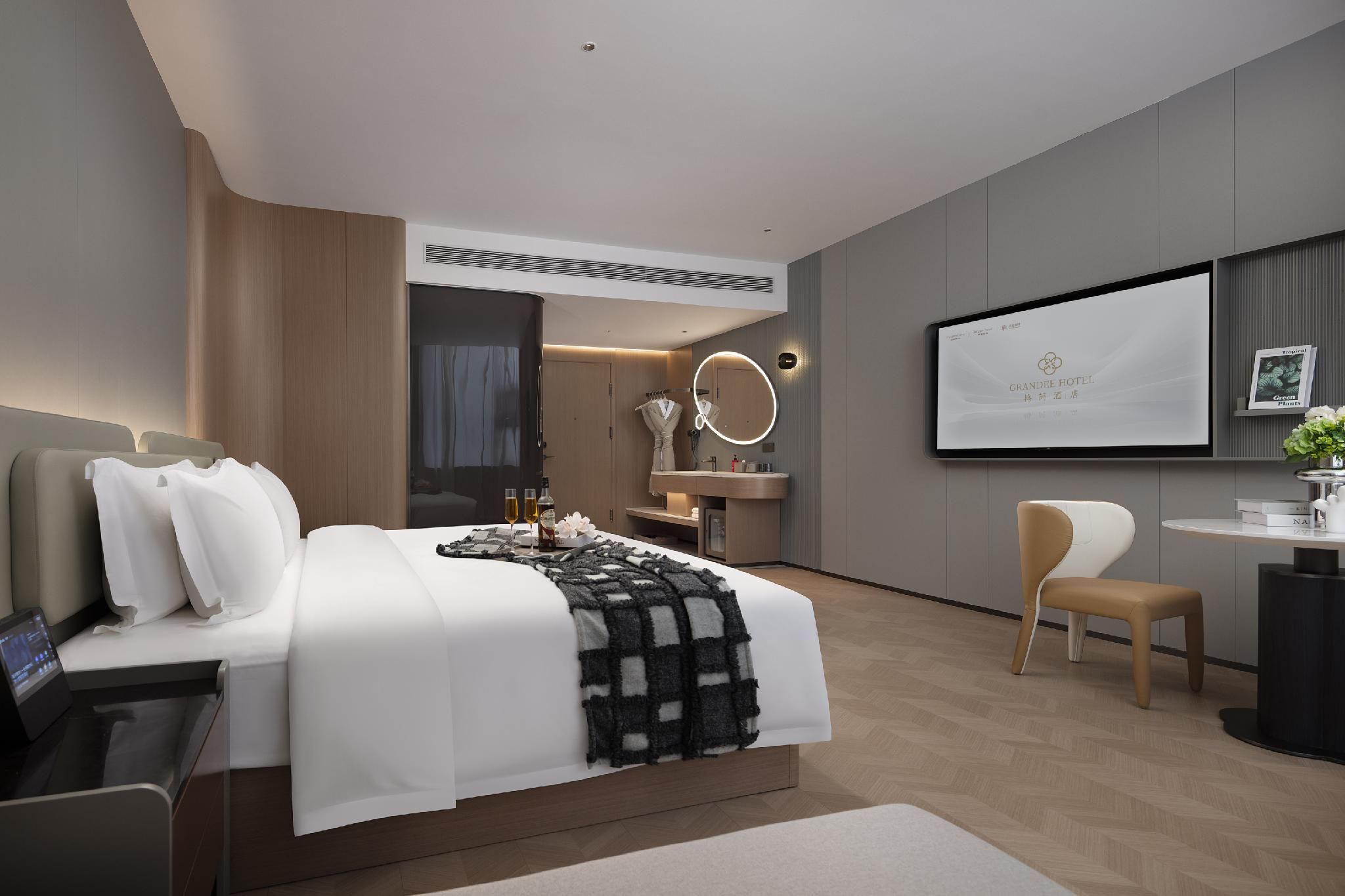 Queen Superior Room
