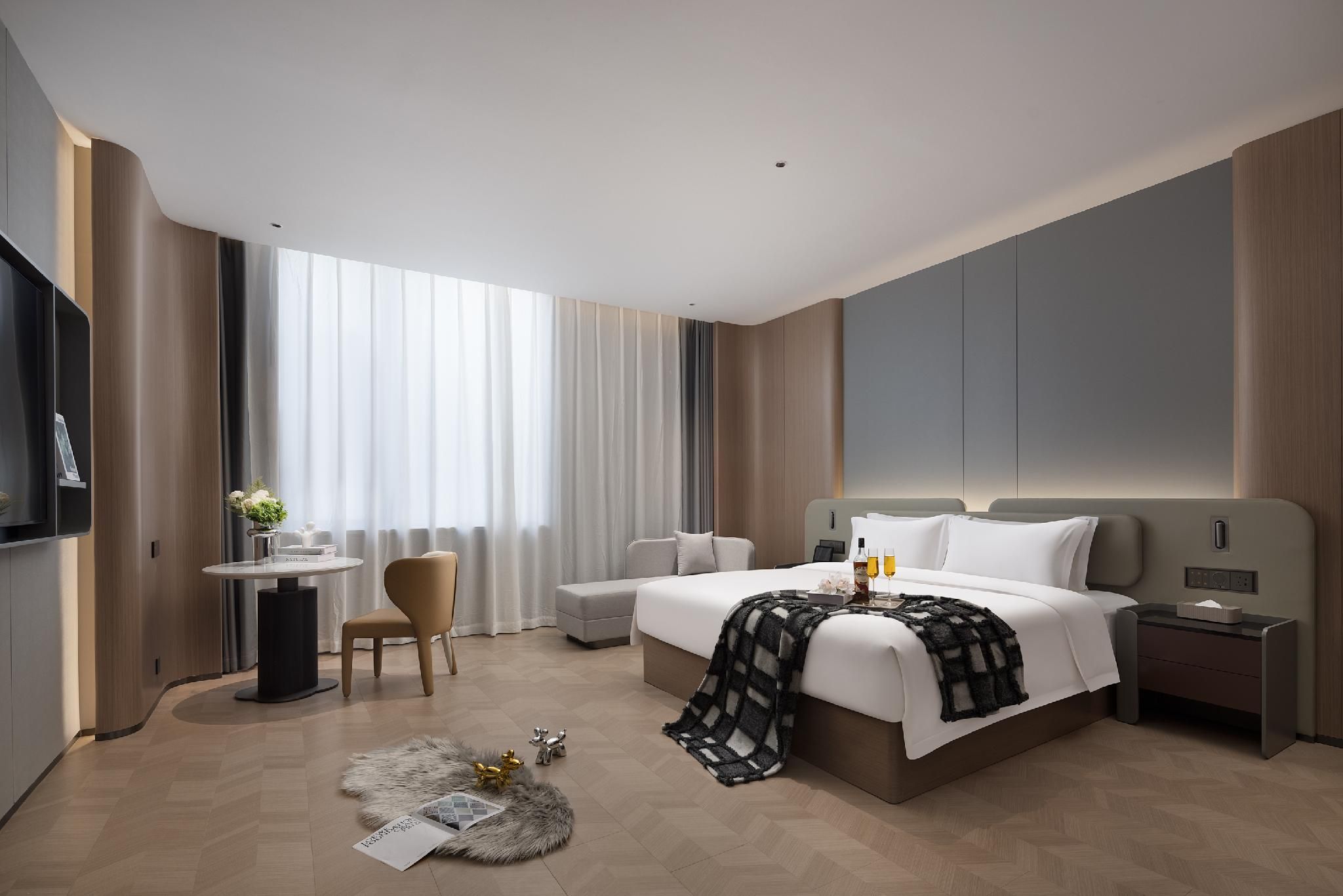 Business King Room