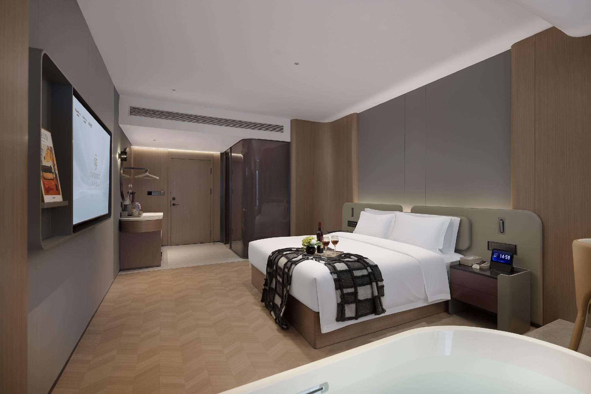 Bathtub Room