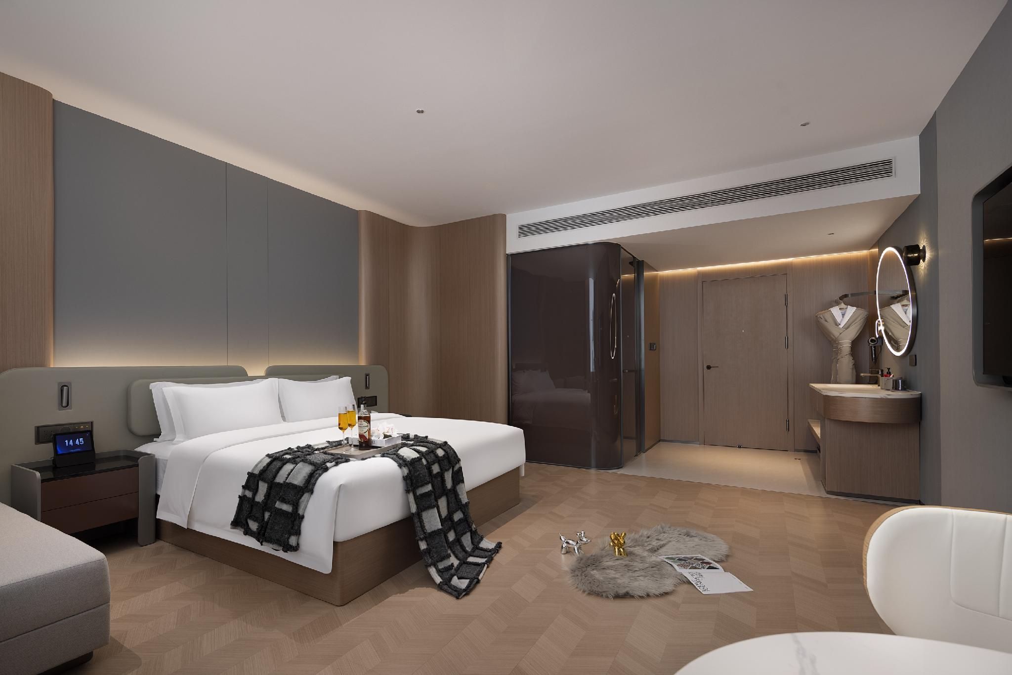 Business King Room