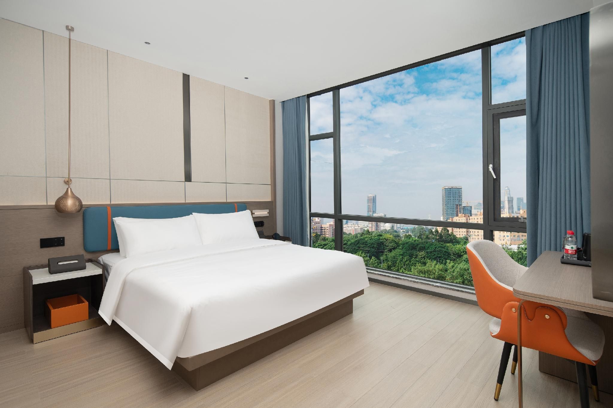 Queen Superior Room