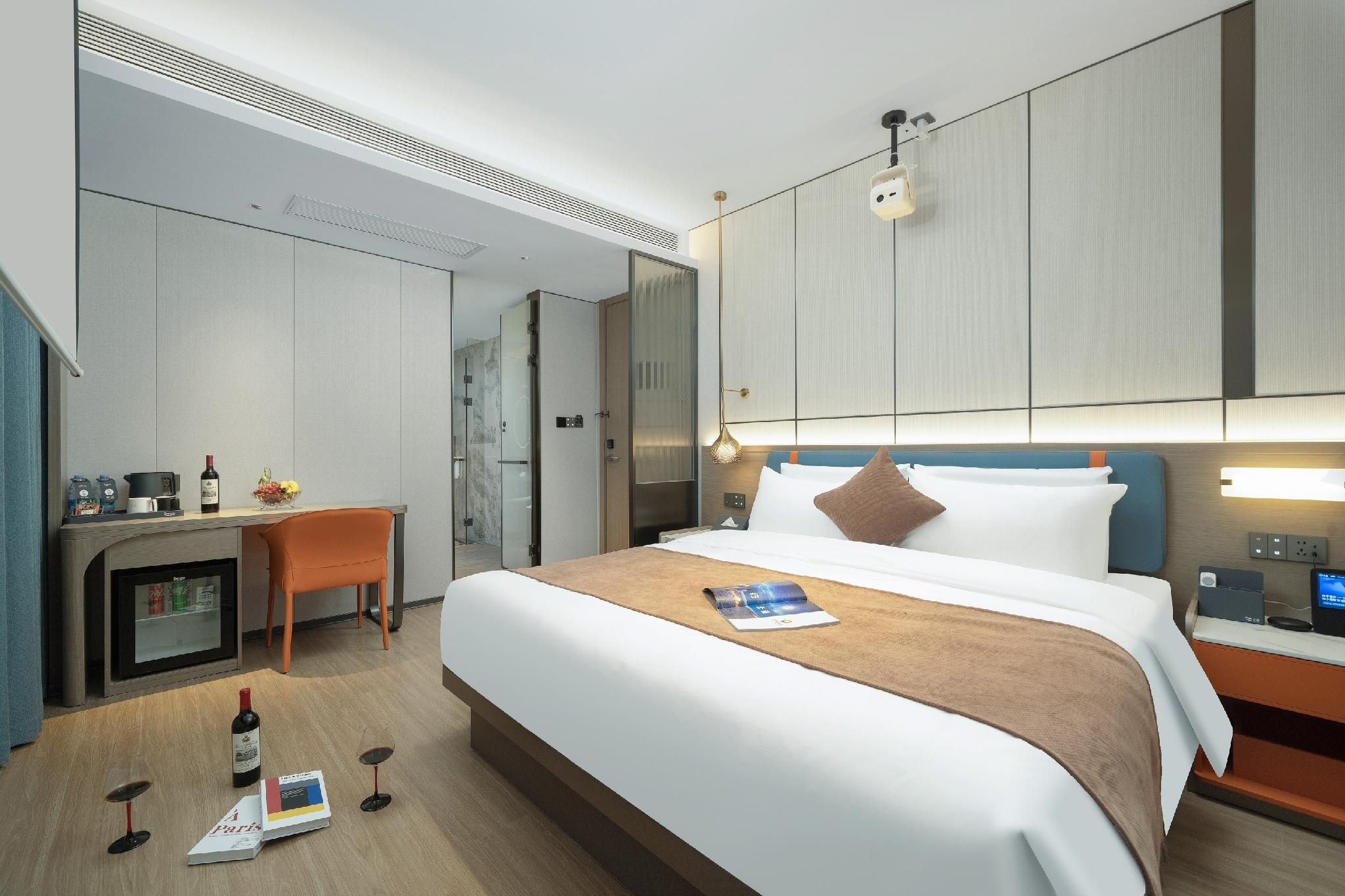Movie Room - Queen