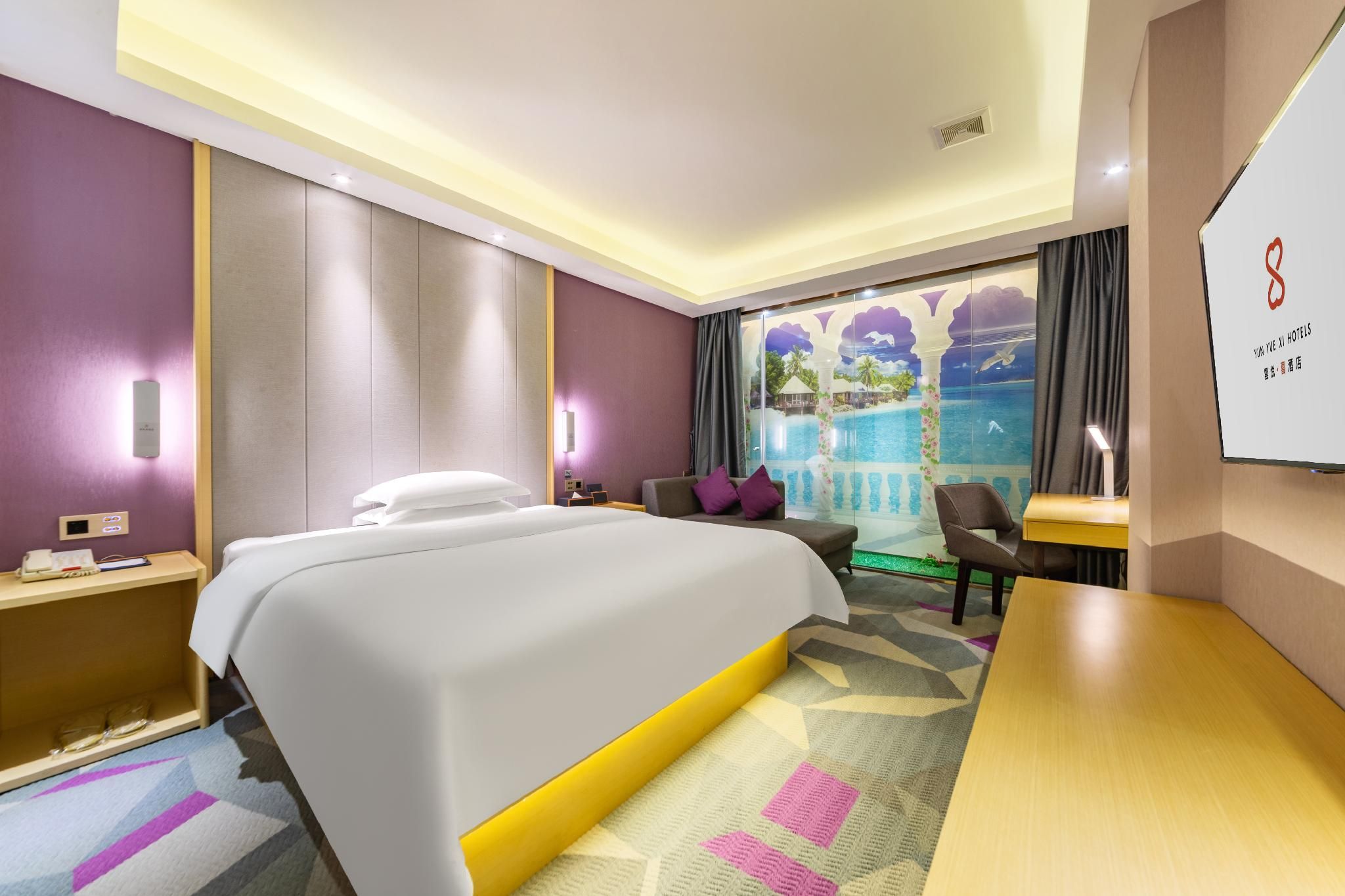 Delicate Room