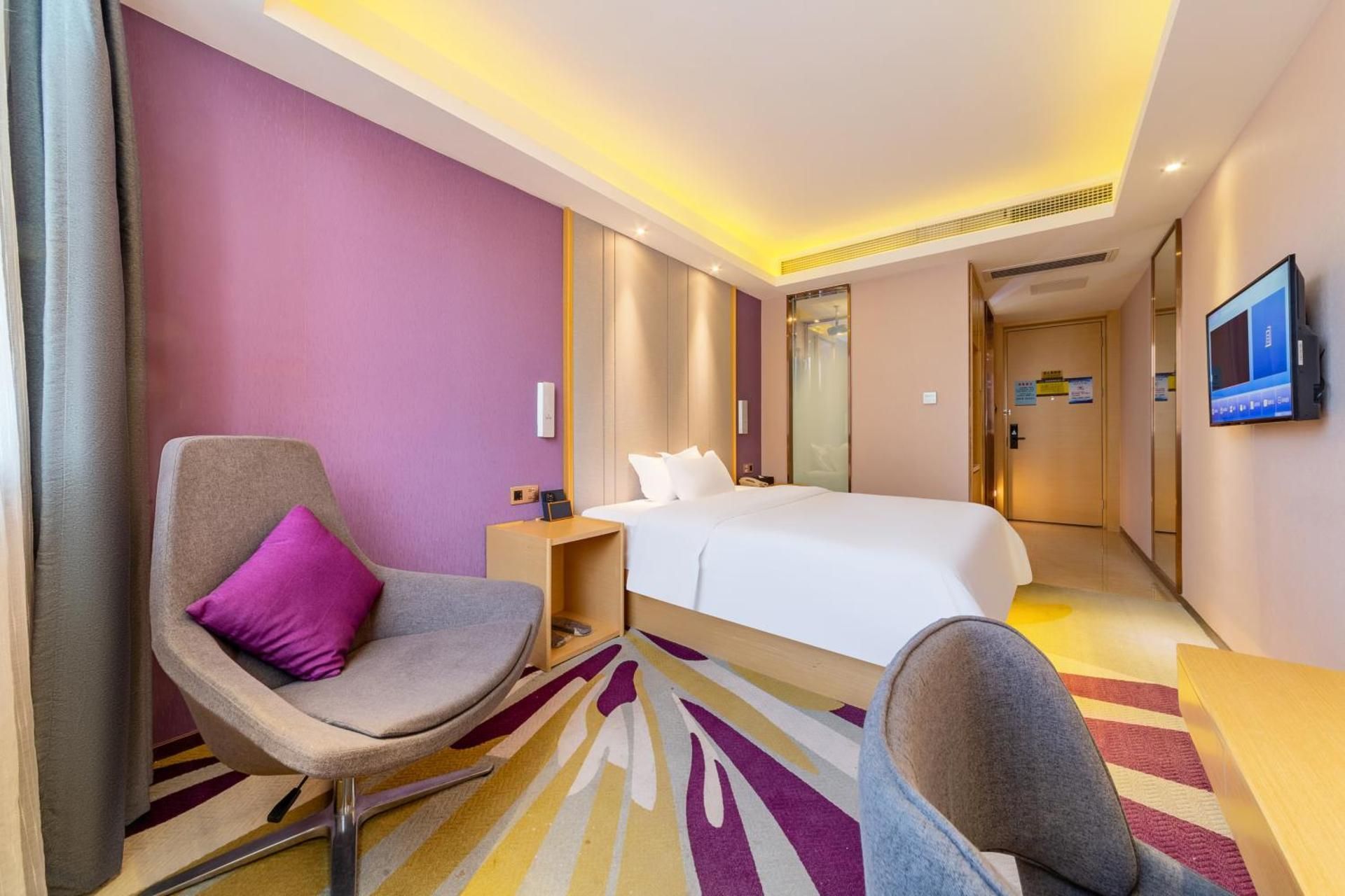 Deluxe Queen Room