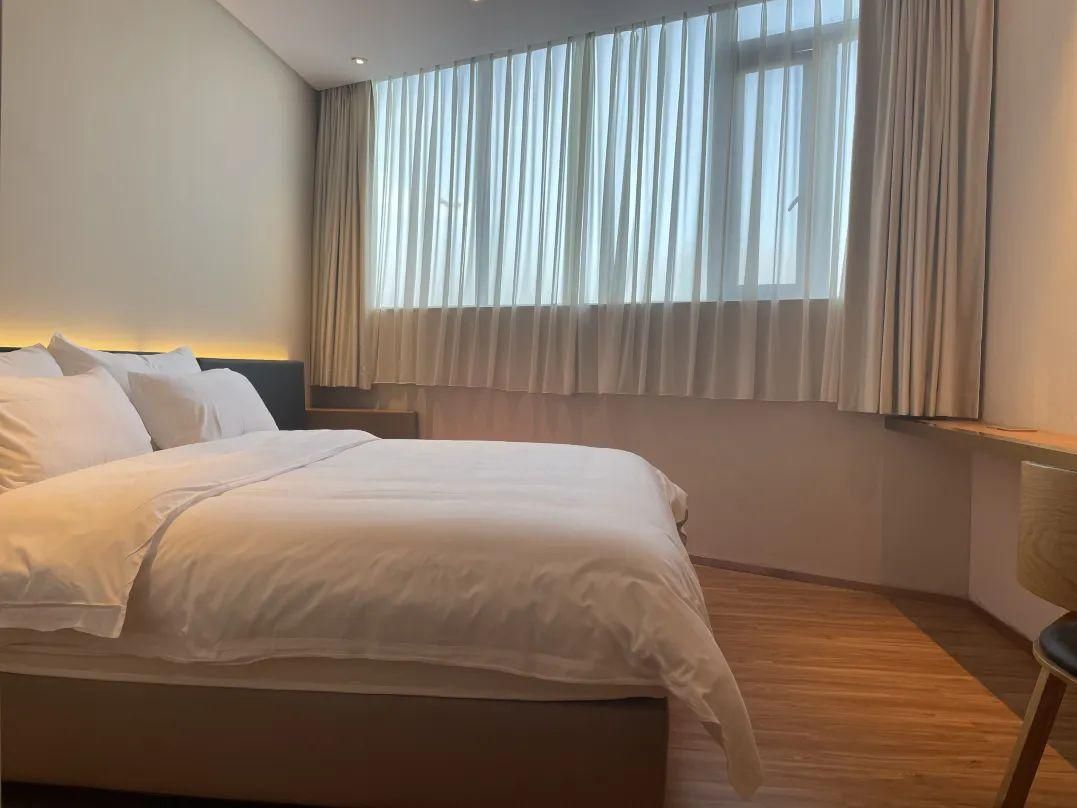 GTR - Guest Room with One 1.8M Bed