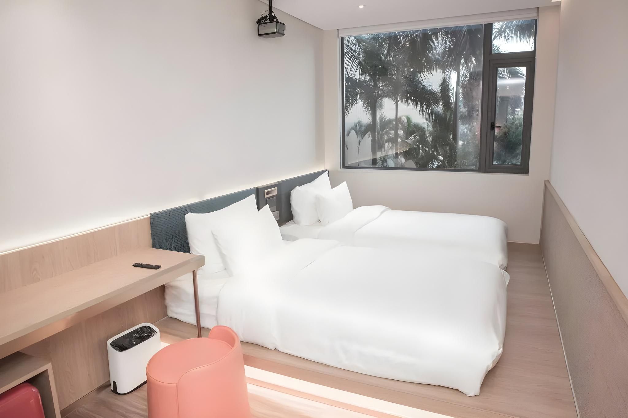 Guest Room - Twin Beds