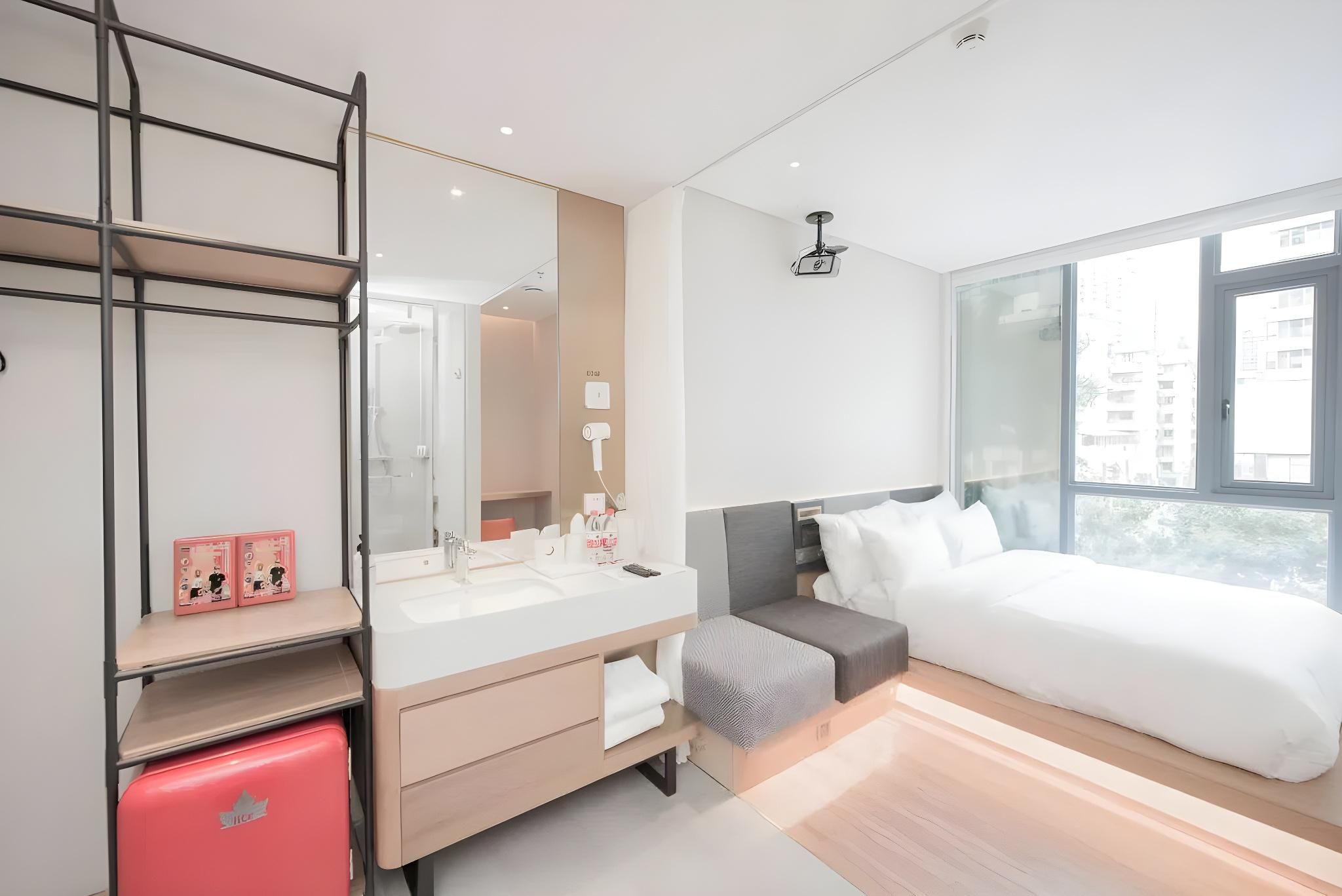 GTI - 1 Bed Guest Room, 1.5M Bed