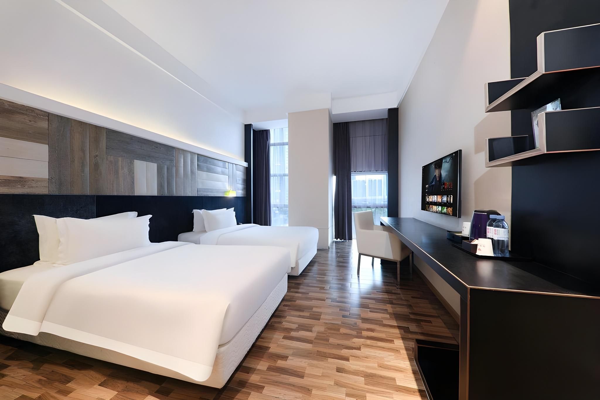 Twin Room with View