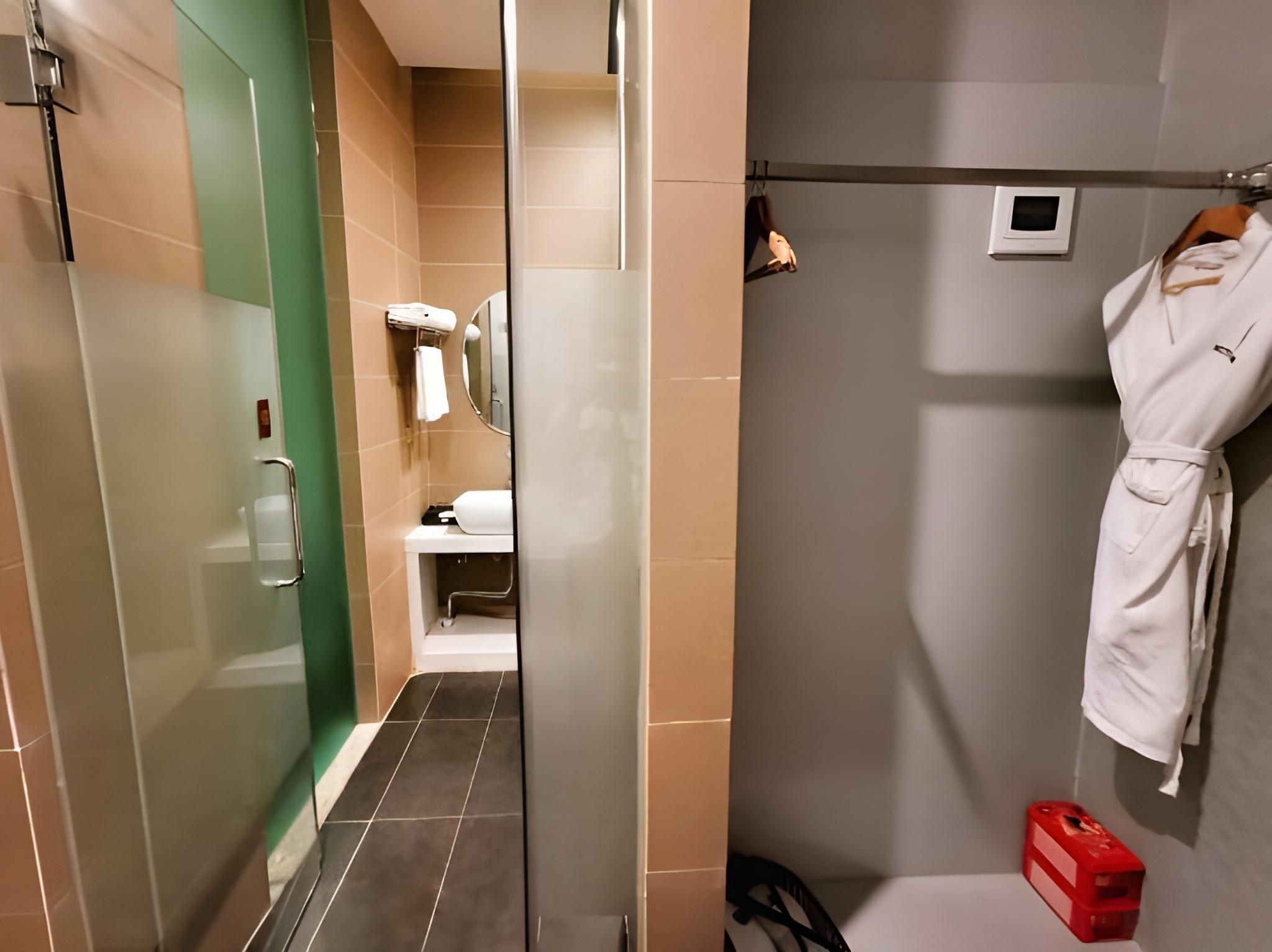 2 Bed Twin Superior Room
