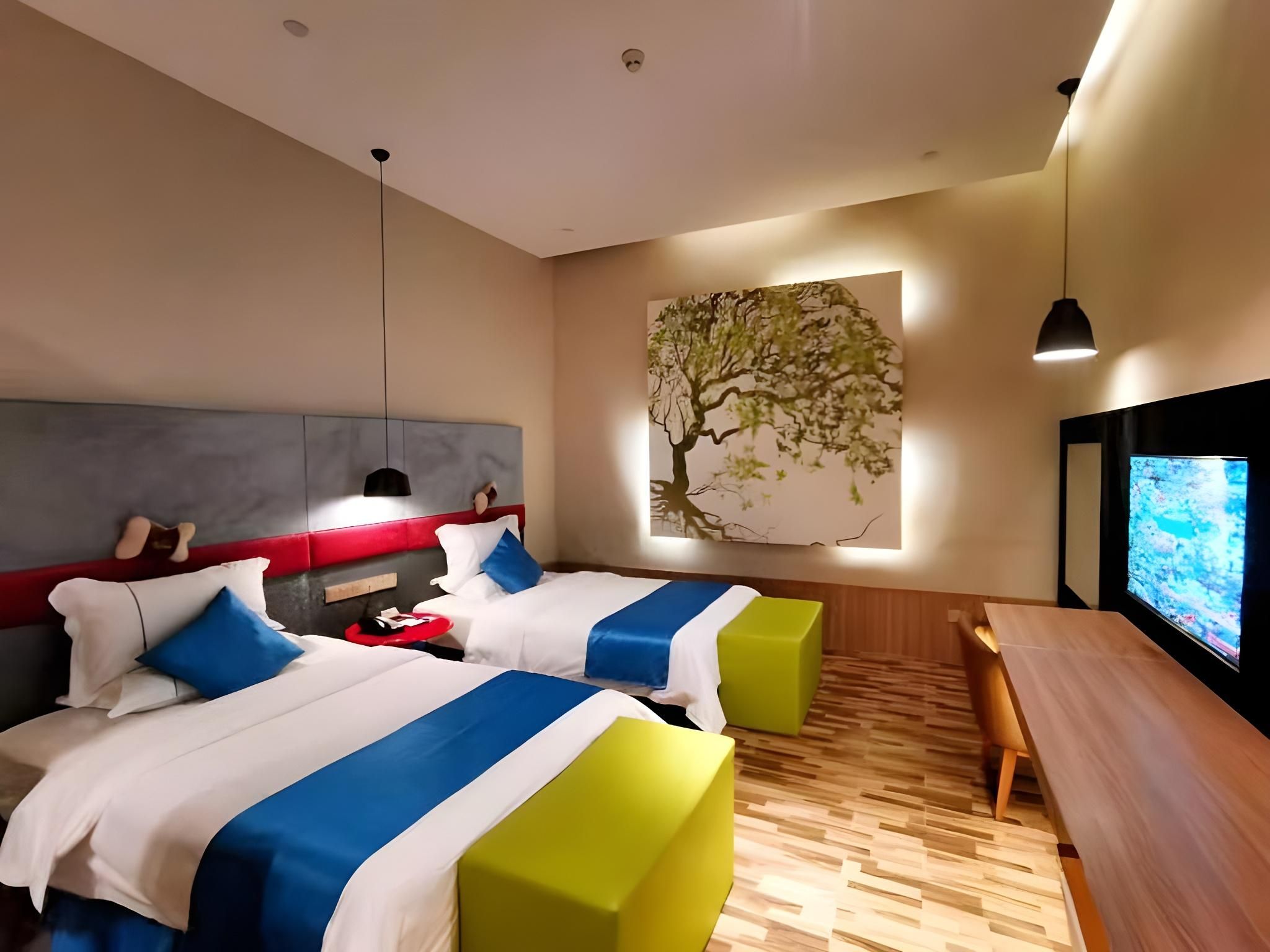 Twin Business Room