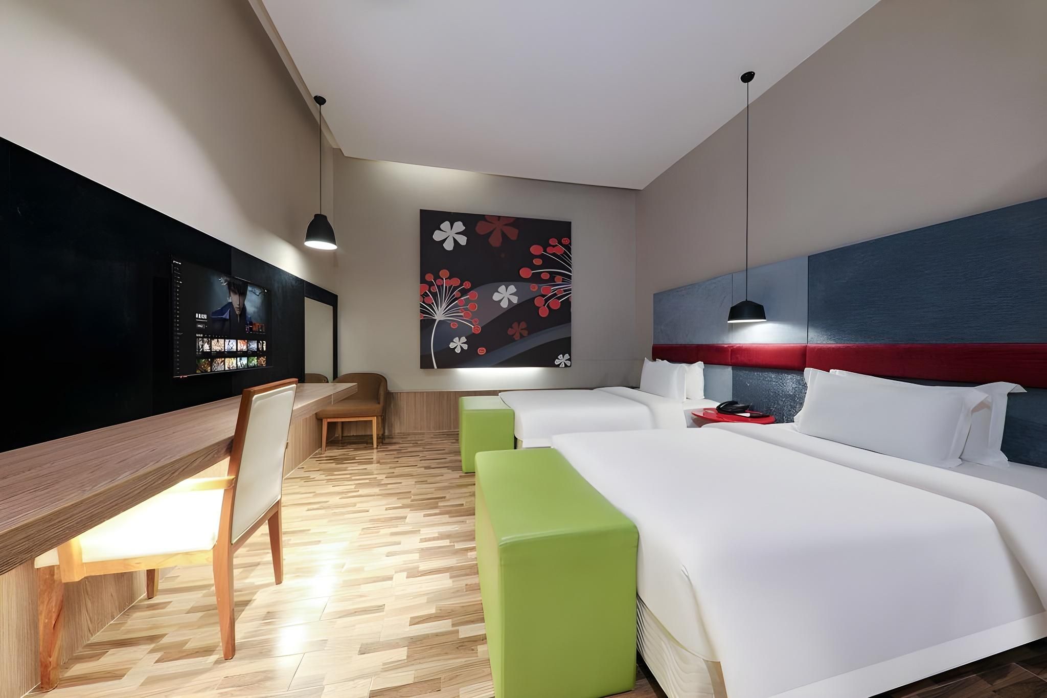 Twin Business Room