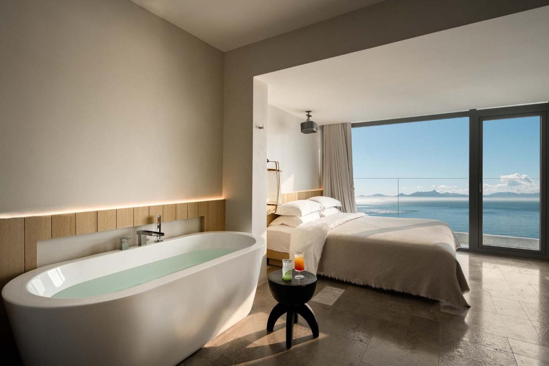 Queen Room with Sea View