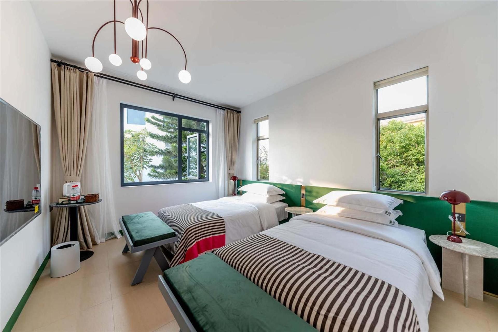 Twin Room with Mountain View