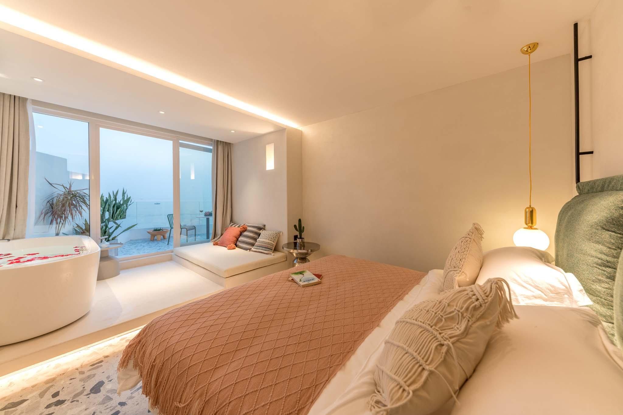 GTR - Guest Room with One 1.8M Bed