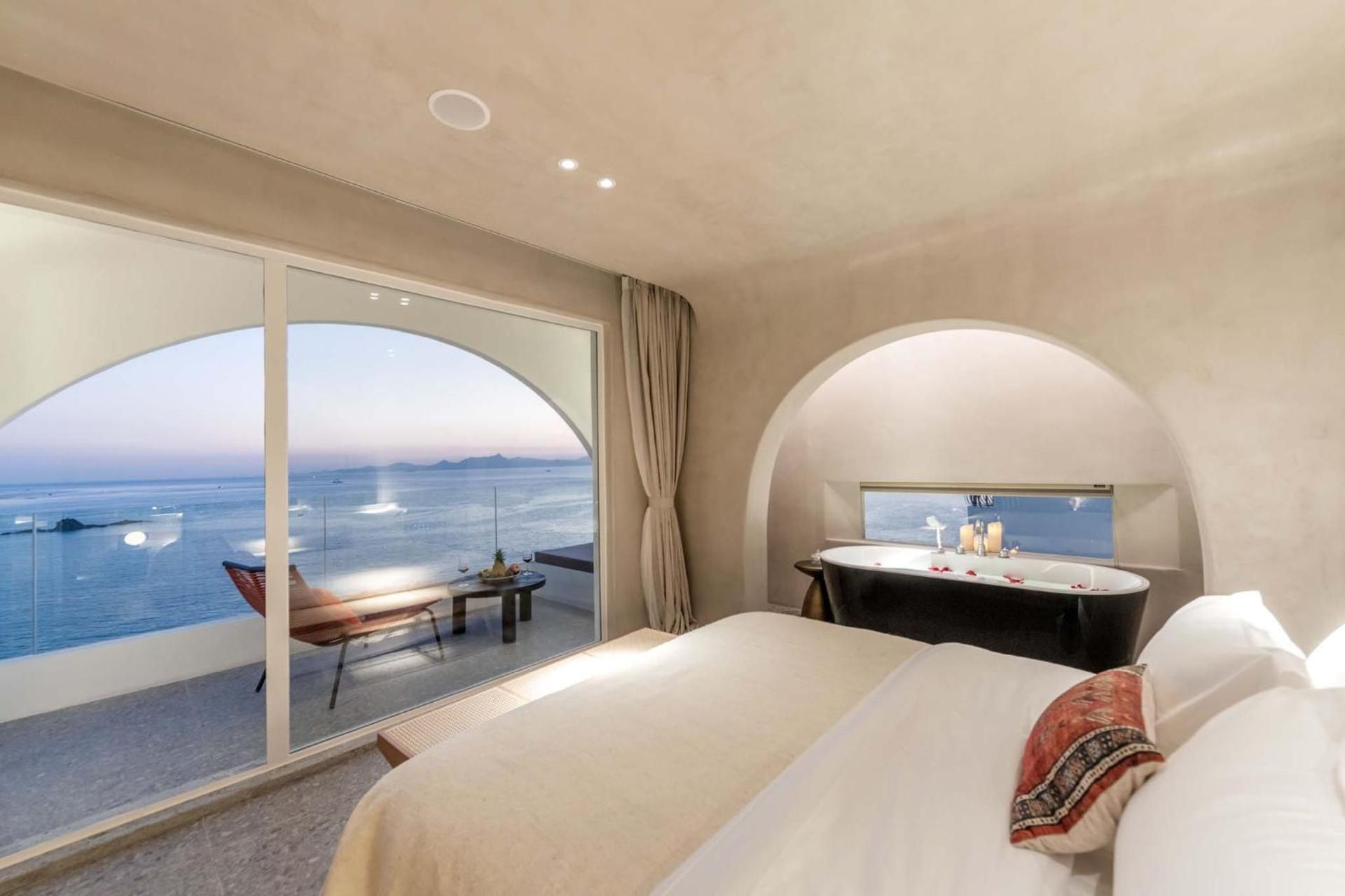 Queen Room with Sea View