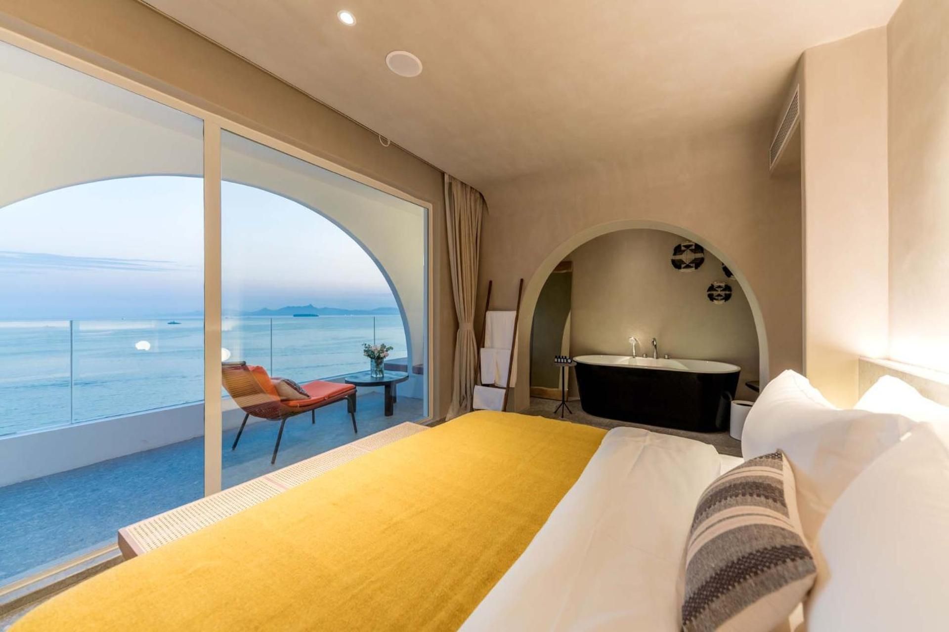 Queen Room with Balcony