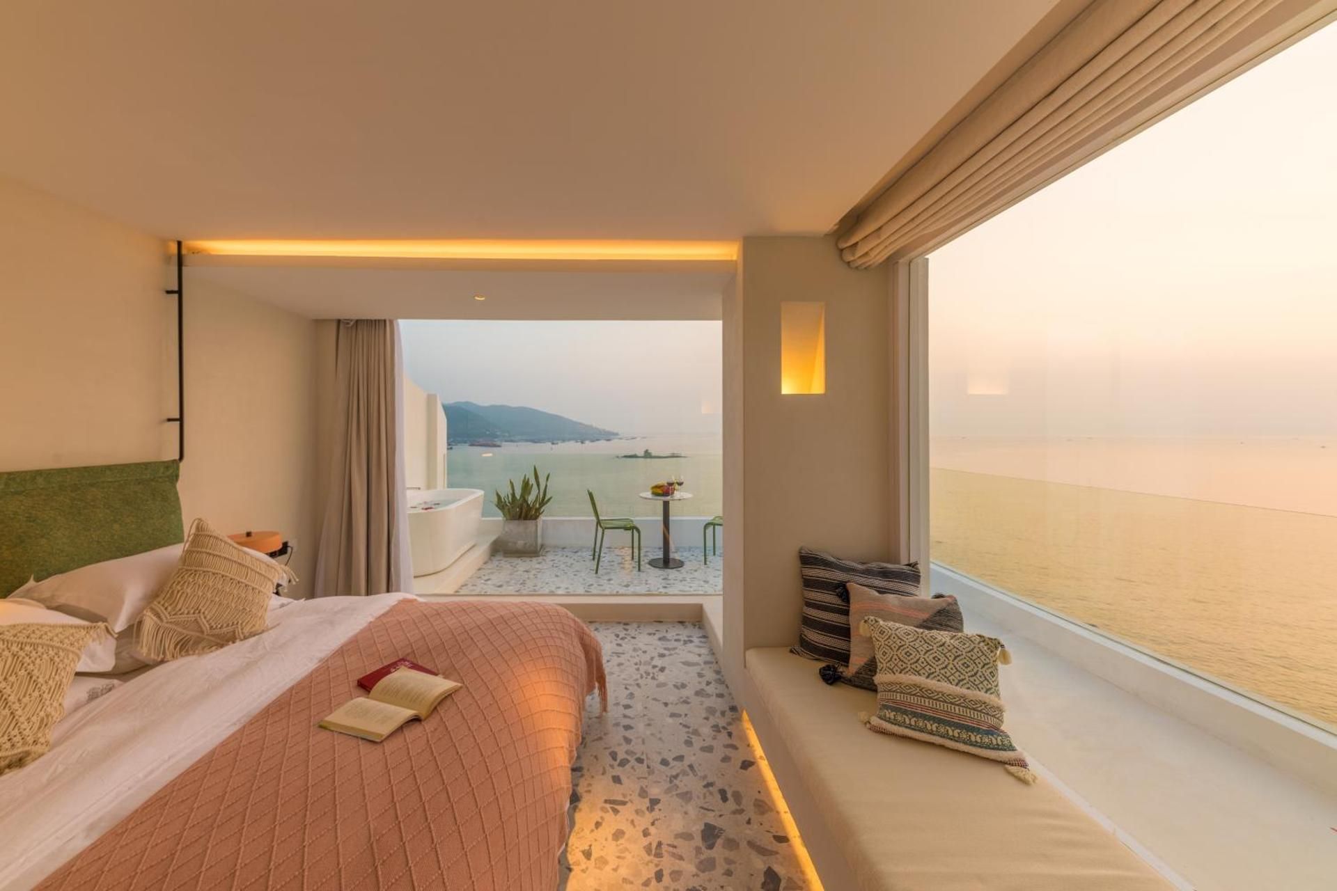 Double Room with Balcony and Sea View